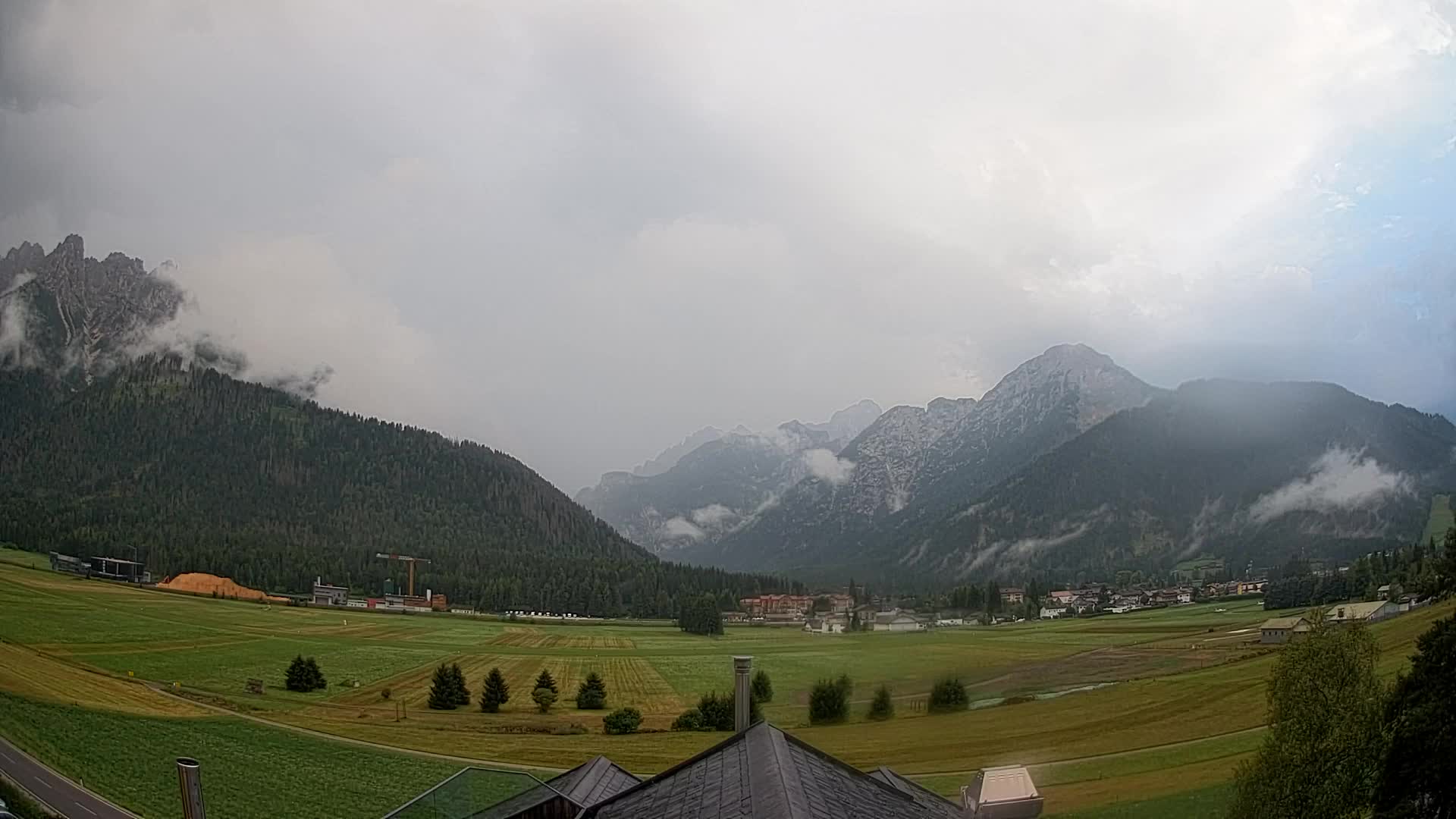 Webcam Toblach Dolomites – View from Hotel Rosengarten
