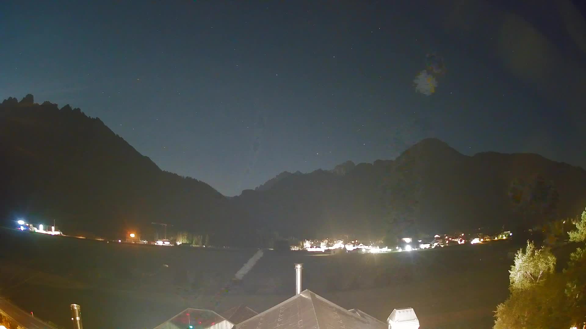 Web kamera Toblach Dolomiti – Pogled s Hotela Rosengarten
