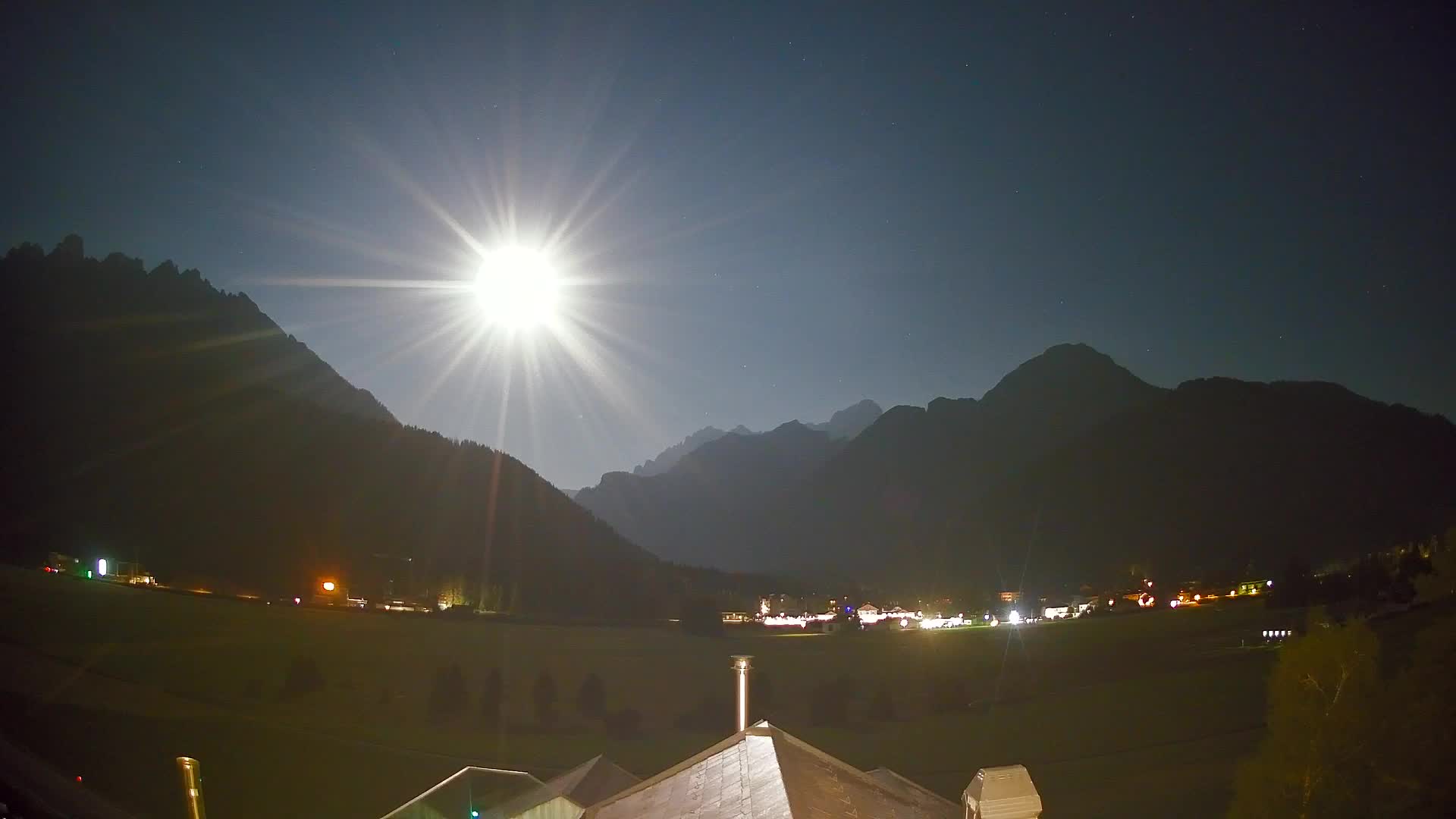 Spletna kamera Toblach Dolomiti – Pogled iz hotela Rosengarten