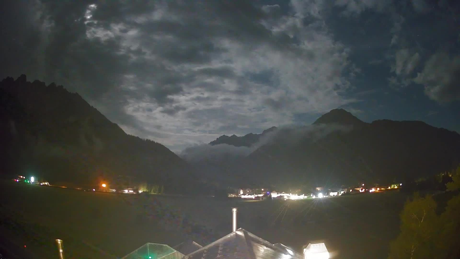 Web kamera Toblach Dolomiti – Pogled s Hotela Rosengarten