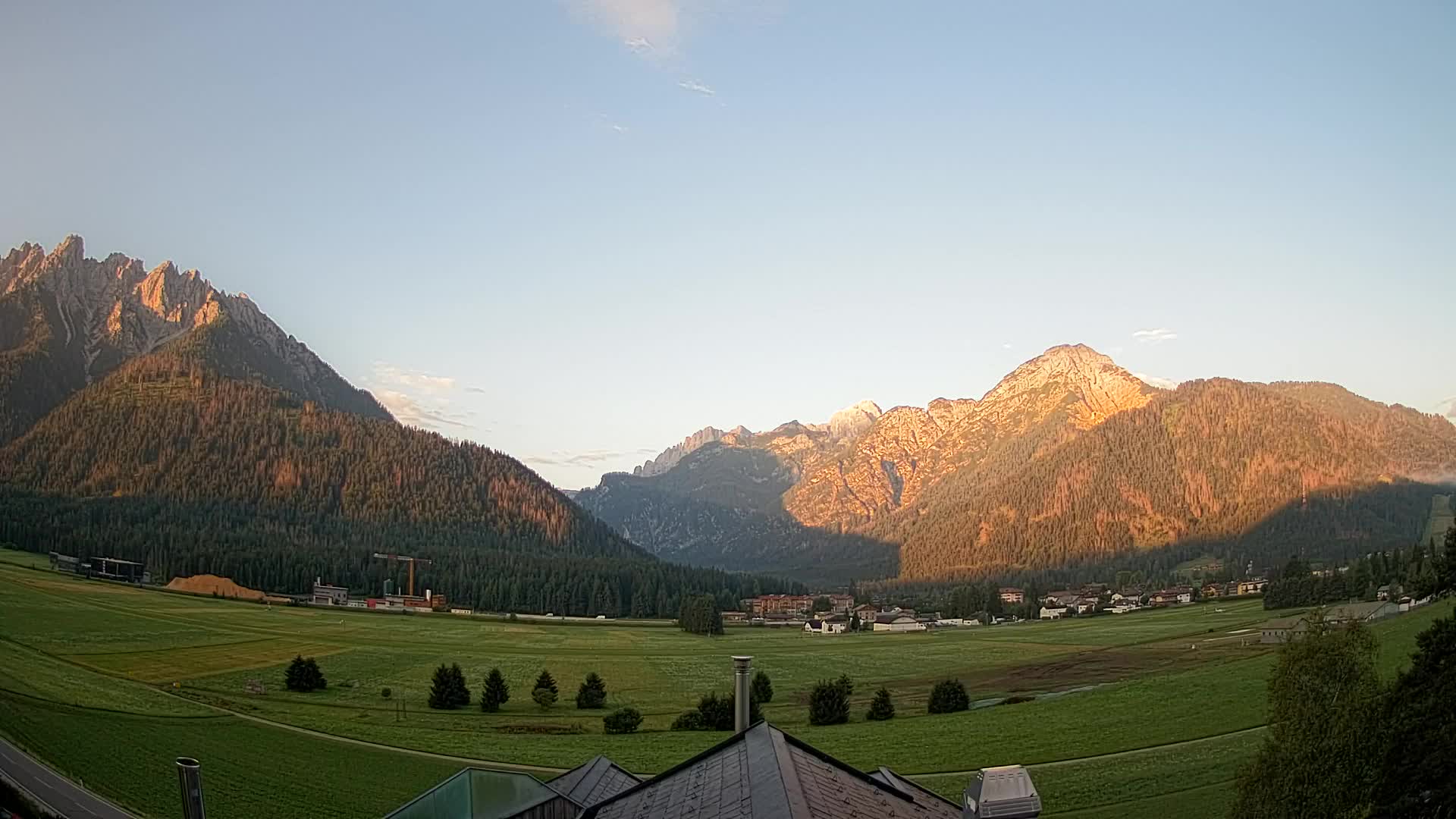 Webcam Toblach Dolomites – View from Hotel Rosengarten