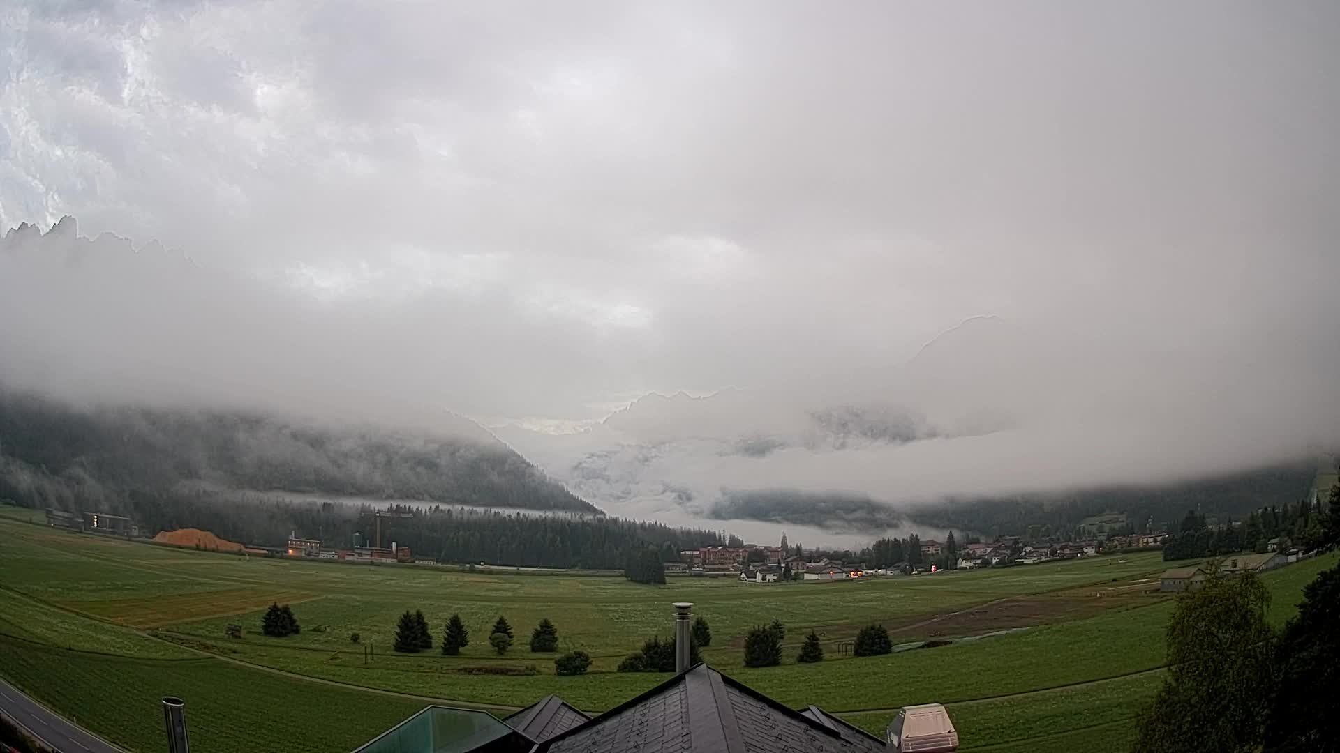 Spletna kamera Toblach Dolomiti – Pogled iz hotela Rosengarten