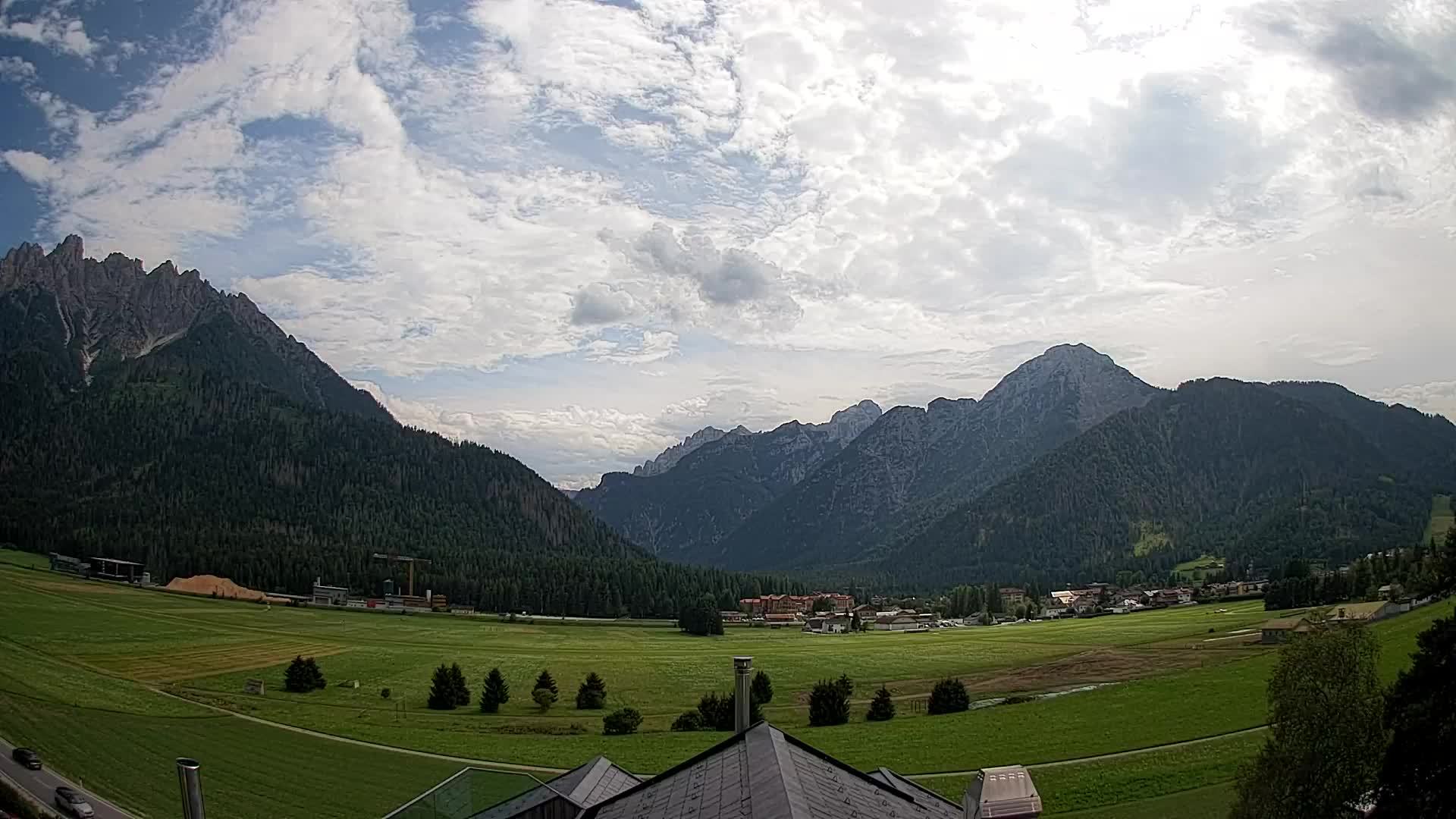 Webcam Toblach Dolomites – View from Hotel Rosengarten