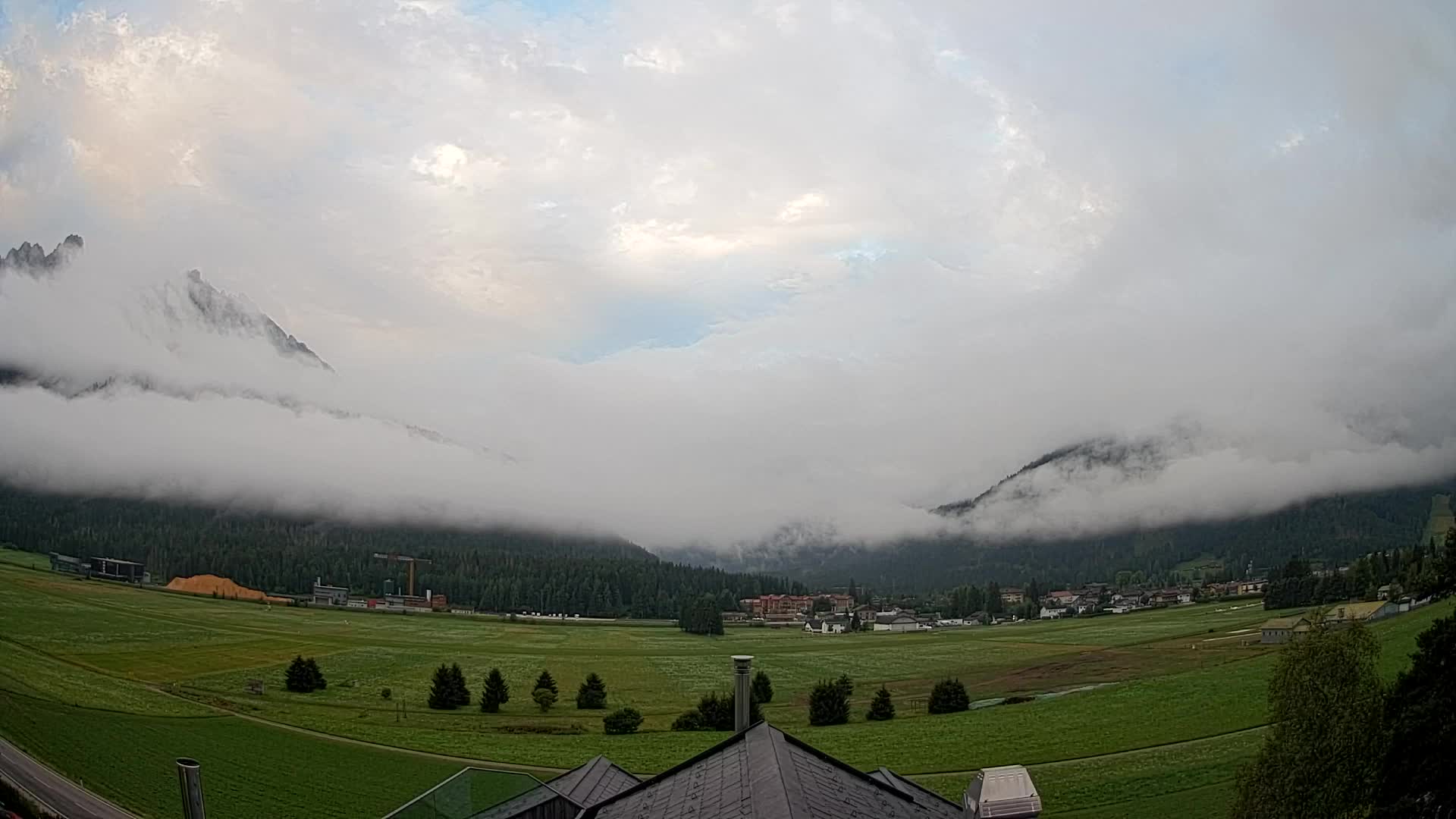 Web kamera Toblach Dolomiti – Pogled s Hotela Rosengarten