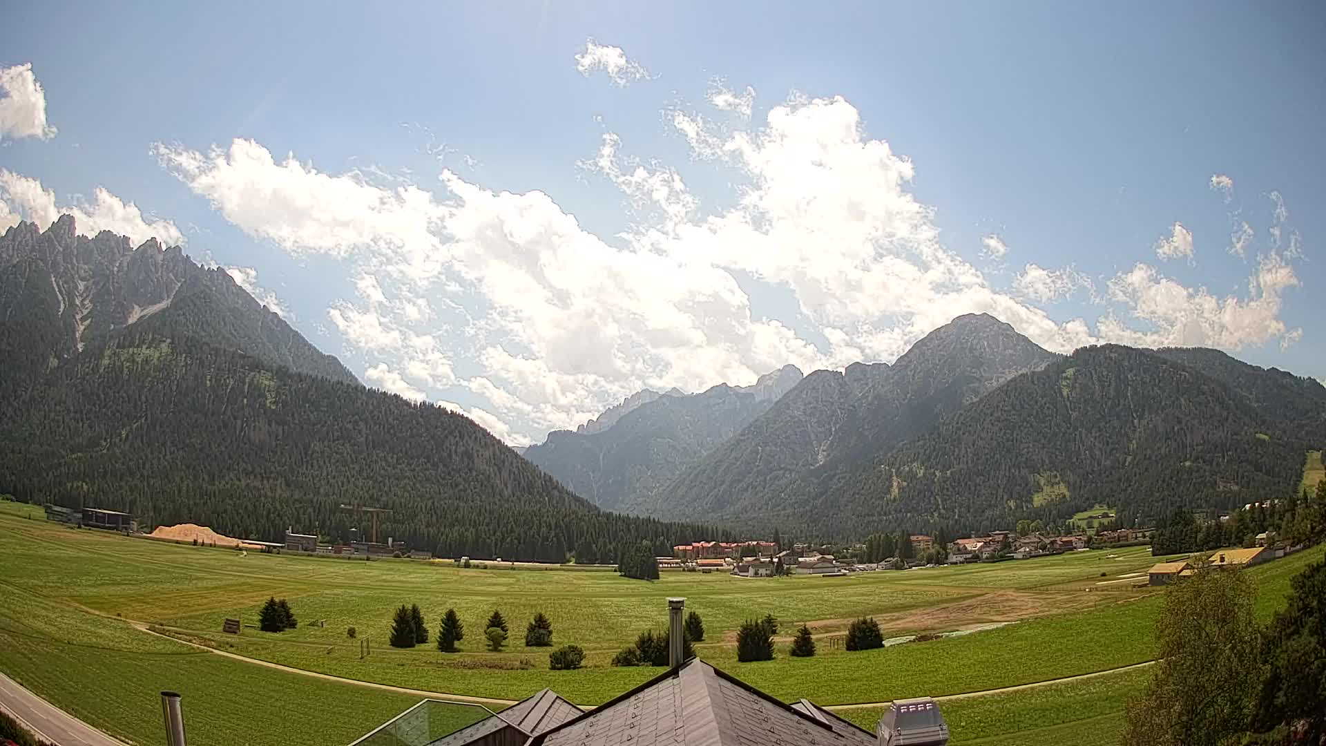Spletna kamera Toblach Dolomiti – Pogled iz hotela Rosengarten
