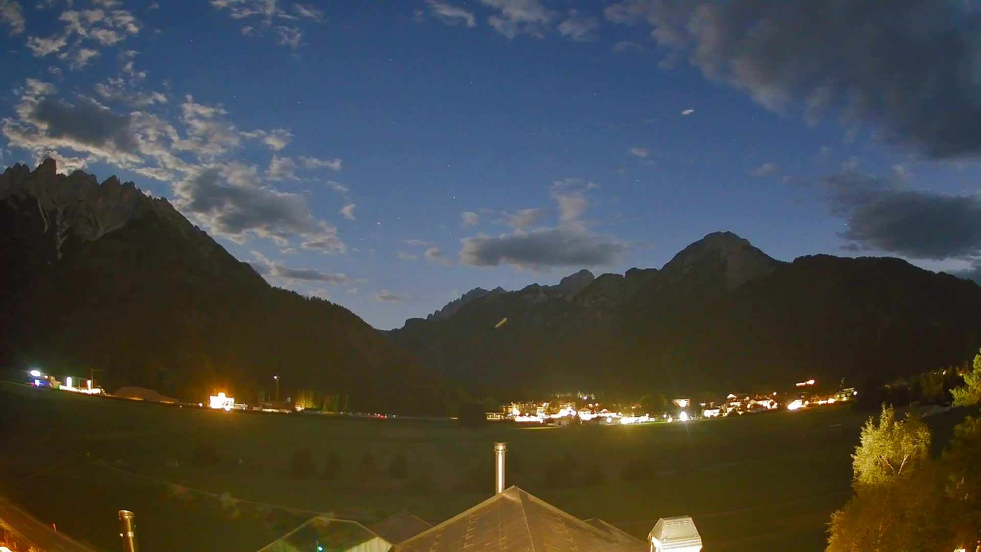 Webcam Toblach Dolomites – View from Hotel Rosengarten