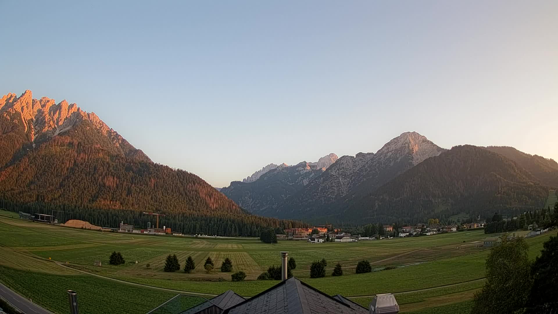 Web kamera Toblach Dolomiti – Pogled s Hotela Rosengarten