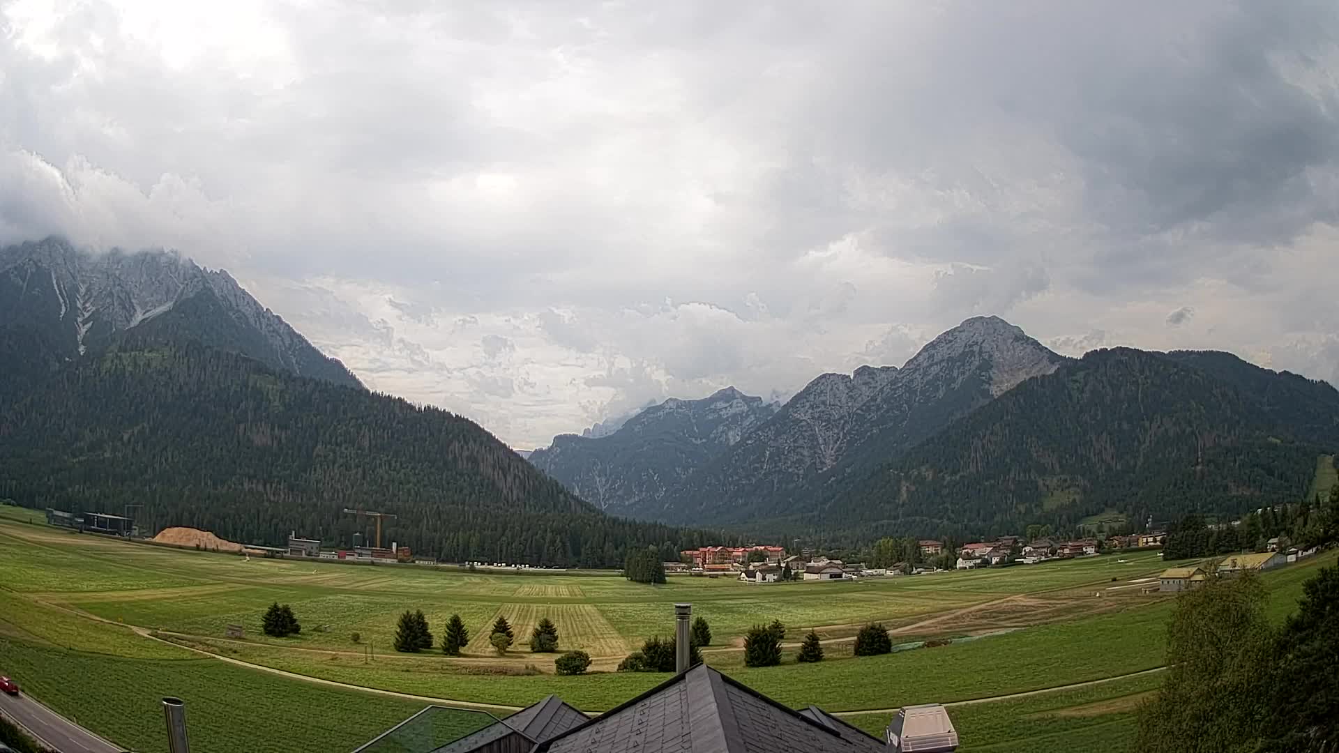 Spletna kamera Toblach Dolomiti – Pogled iz hotela Rosengarten
