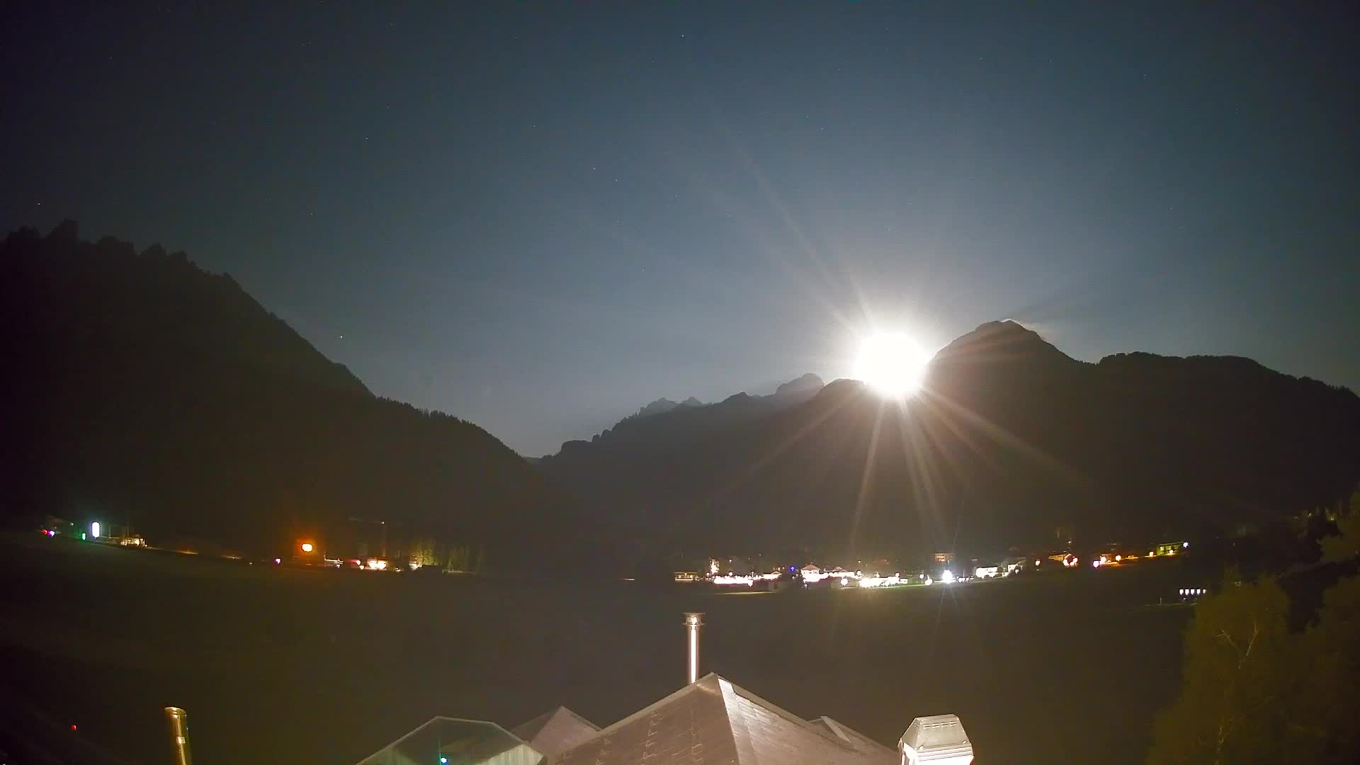 Web kamera Toblach Dolomiti – Pogled s Hotela Rosengarten