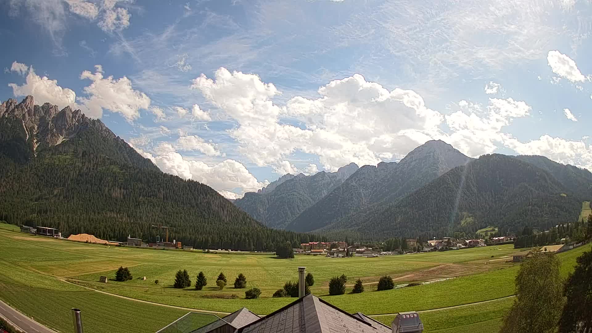 Webcam Toblach Dolomites – View from Hotel Rosengarten