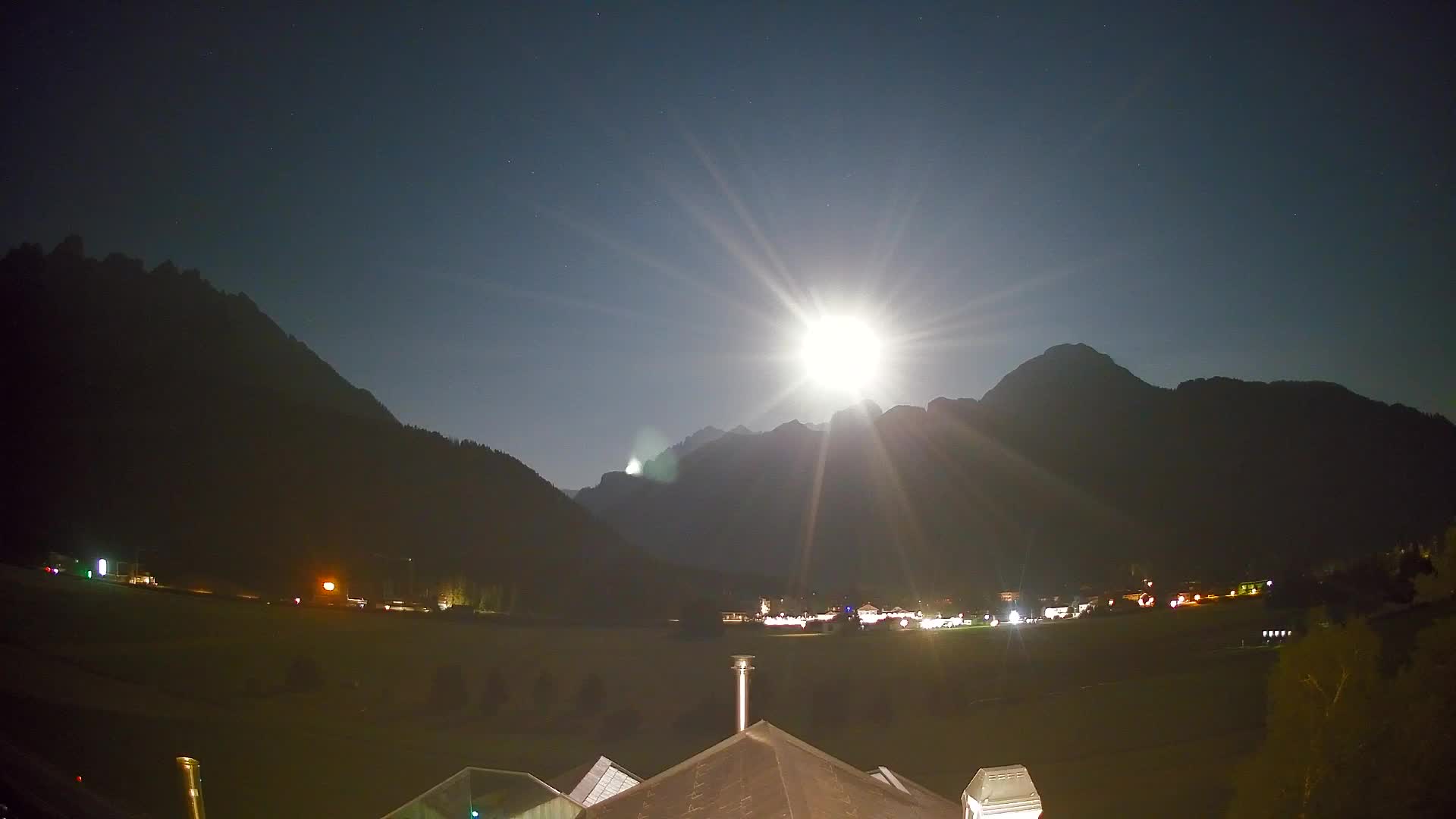 Web kamera Toblach Dolomiti – Pogled s Hotela Rosengarten