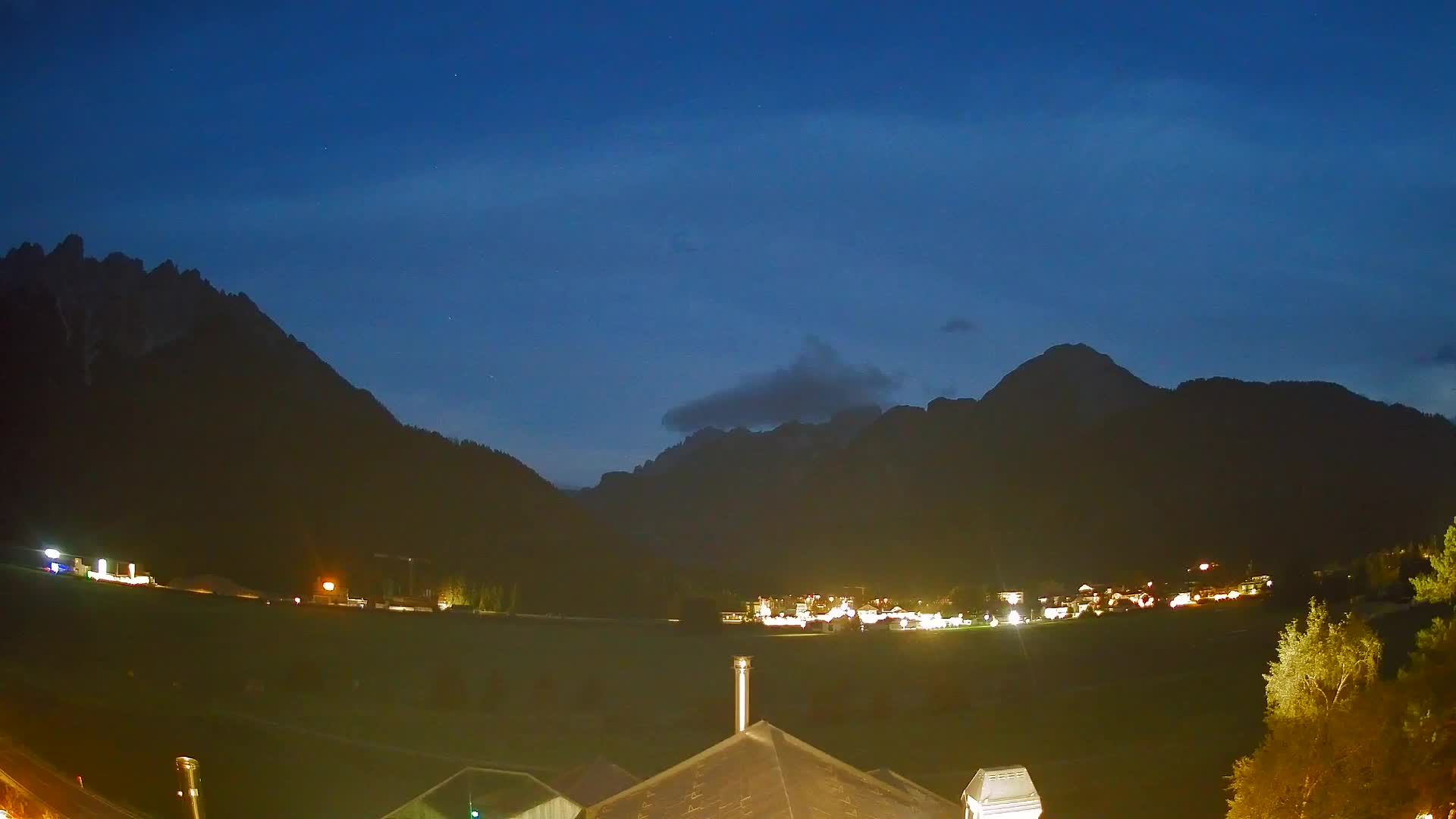 Web kamera Toblach Dolomiti – Pogled s Hotela Rosengarten