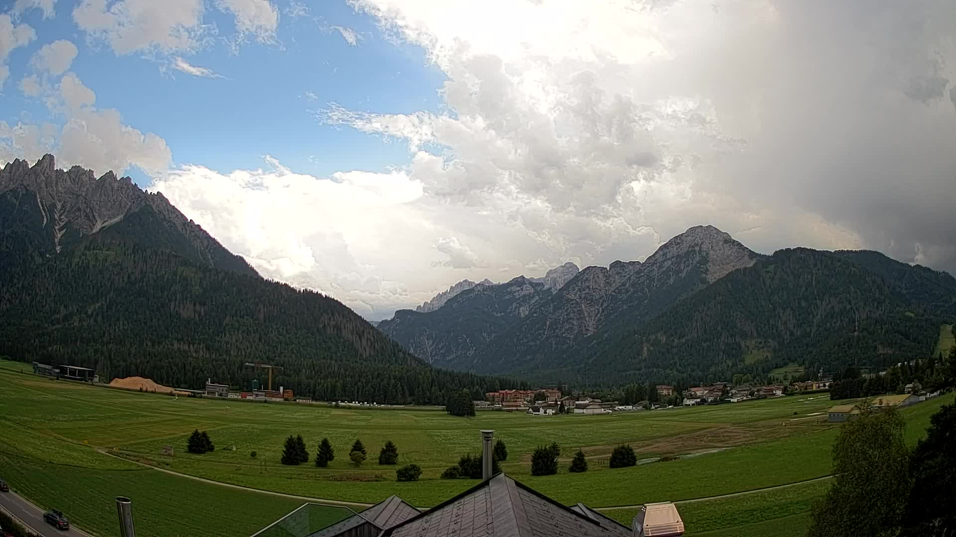 Web kamera Toblach Dolomiti – Pogled s Hotela Rosengarten