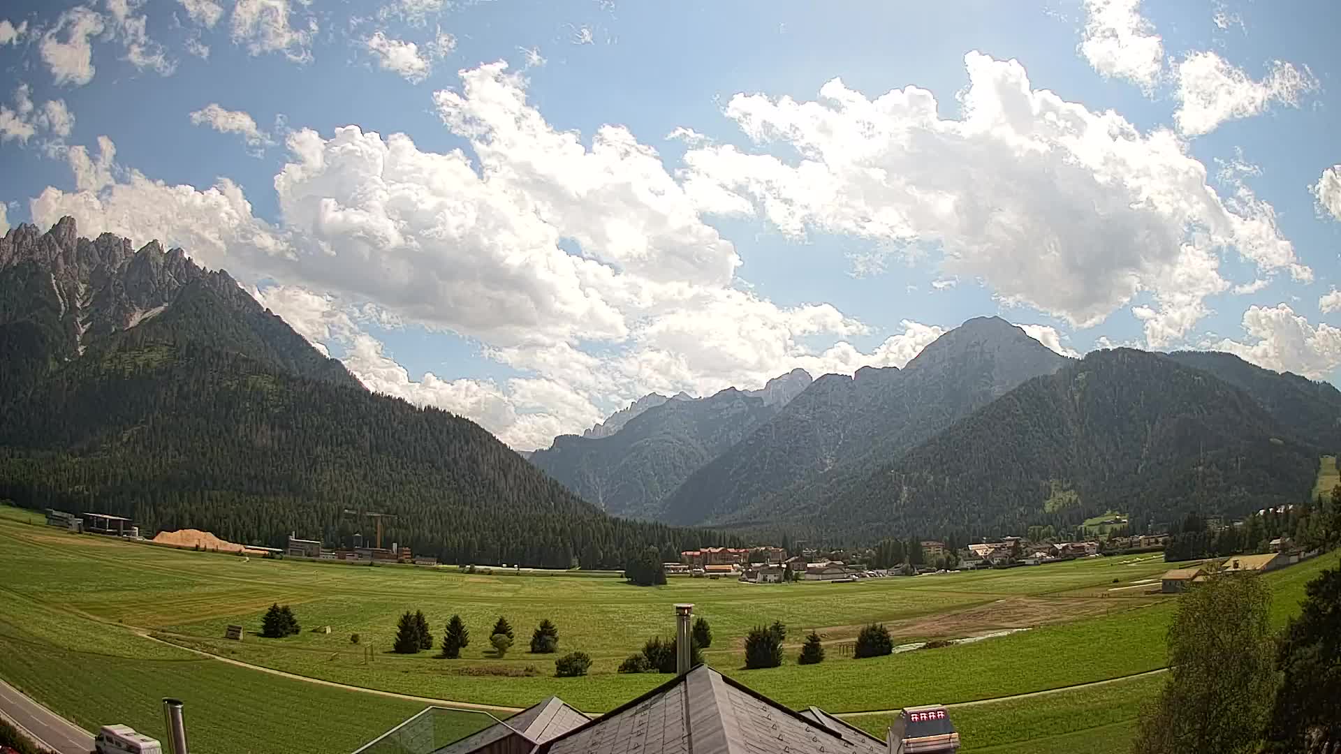 Webcam Toblach Dolomites – View from Hotel Rosengarten