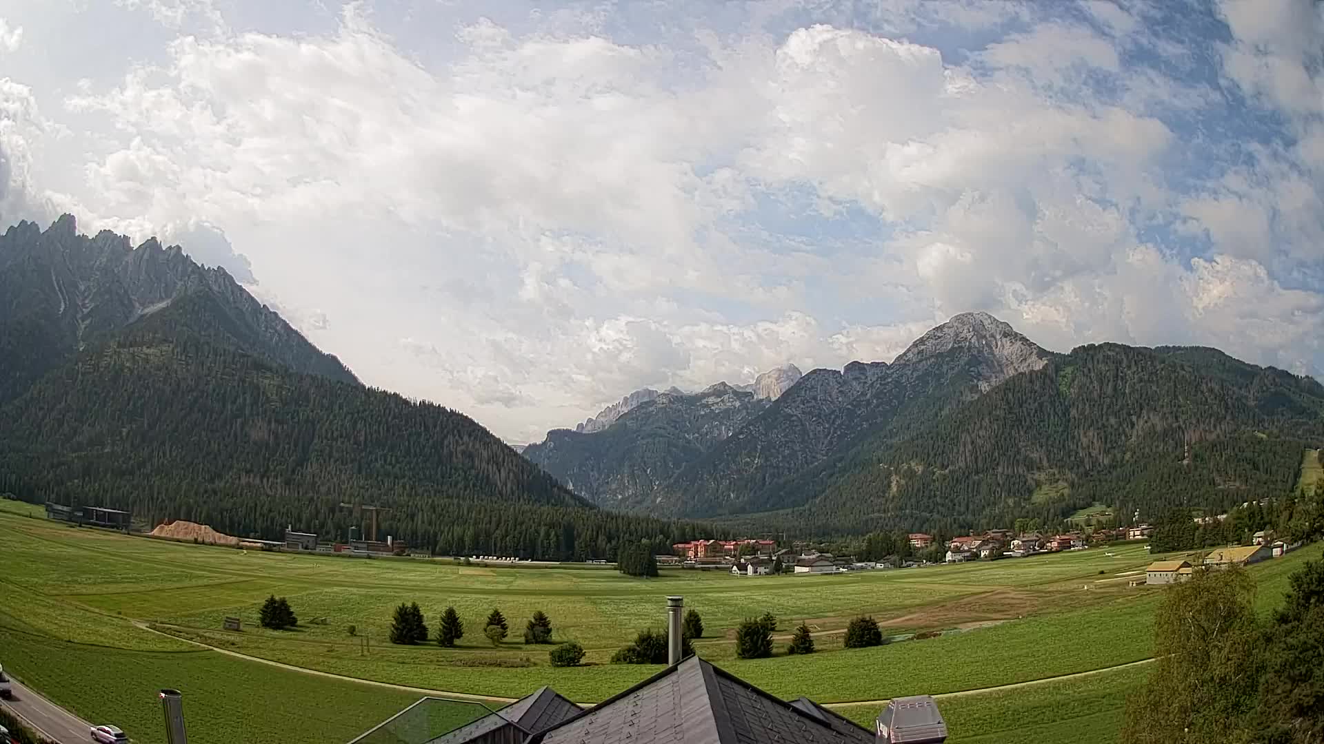 Web kamera Toblach Dolomiti – Pogled s Hotela Rosengarten