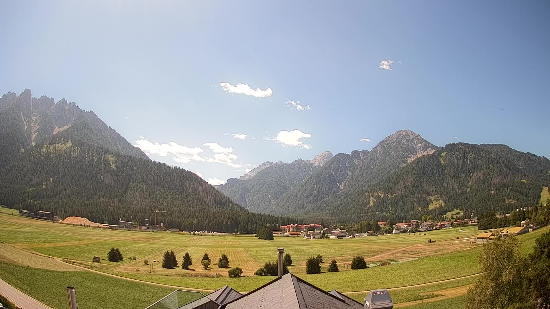 Web kamera Toblach Dolomiti – Pogled s Hotela Rosengarten