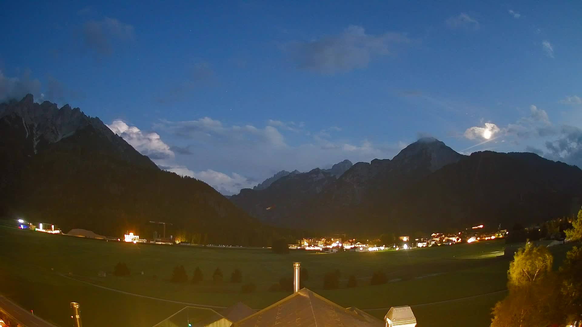 Webcam Toblach Dolomites – View from Hotel Rosengarten
