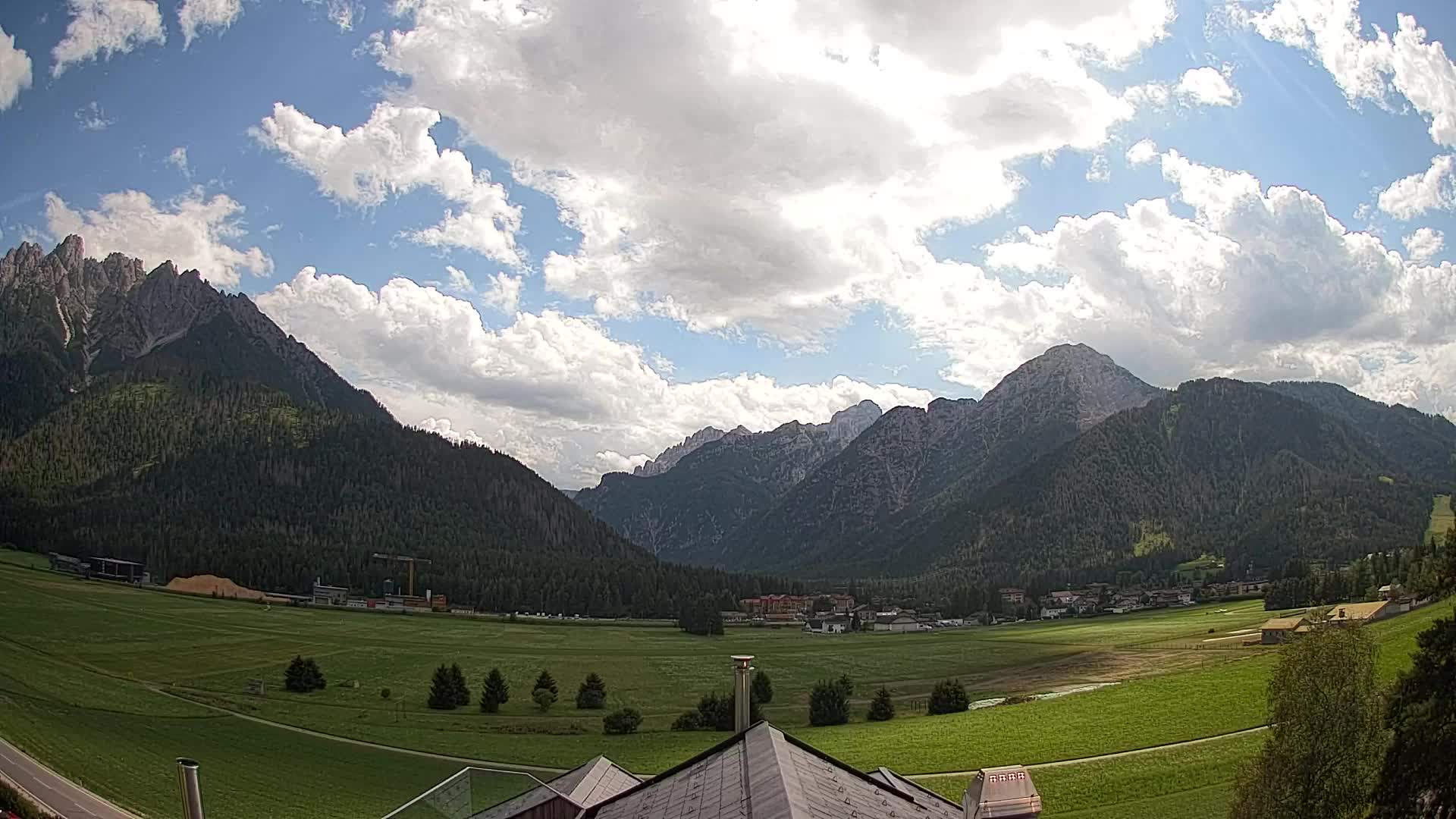 Spletna kamera Toblach Dolomiti – Pogled iz hotela Rosengarten