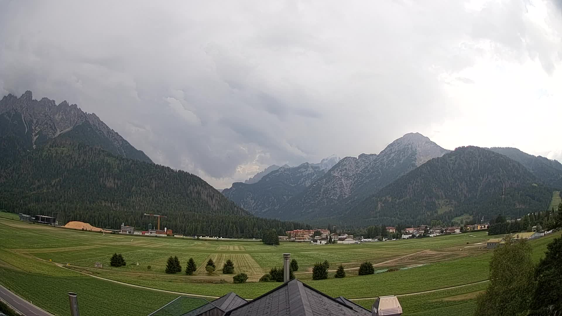Web kamera Toblach Dolomiti – Pogled s Hotela Rosengarten