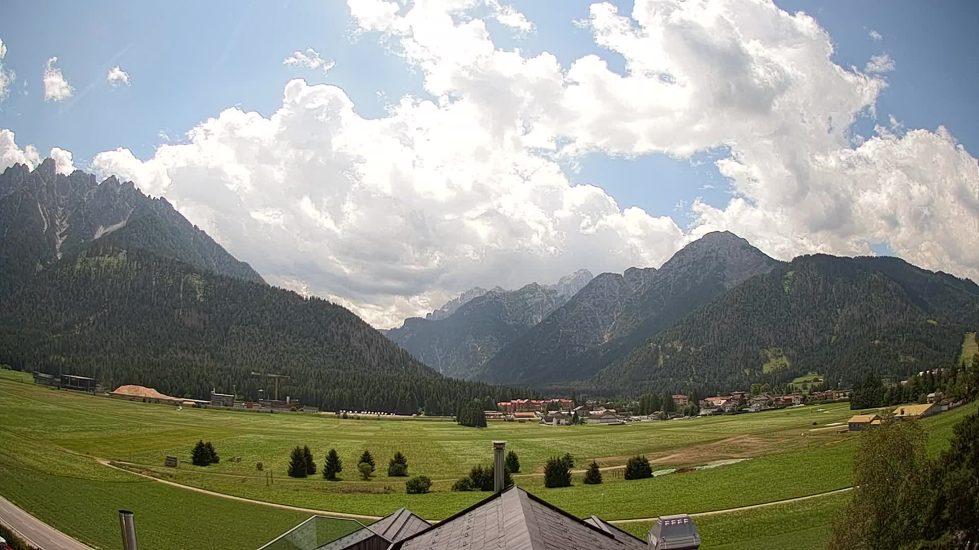 Web kamera Toblach Dolomiti – Pogled s Hotela Rosengarten