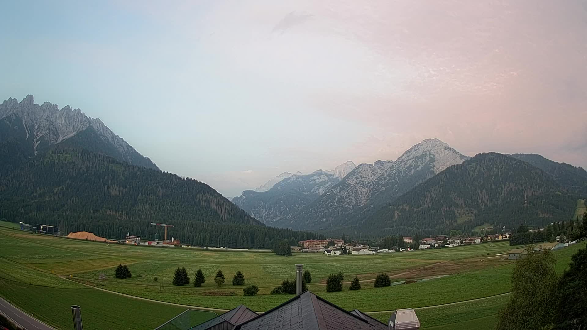 Web kamera Toblach Dolomiti – Pogled s Hotela Rosengarten