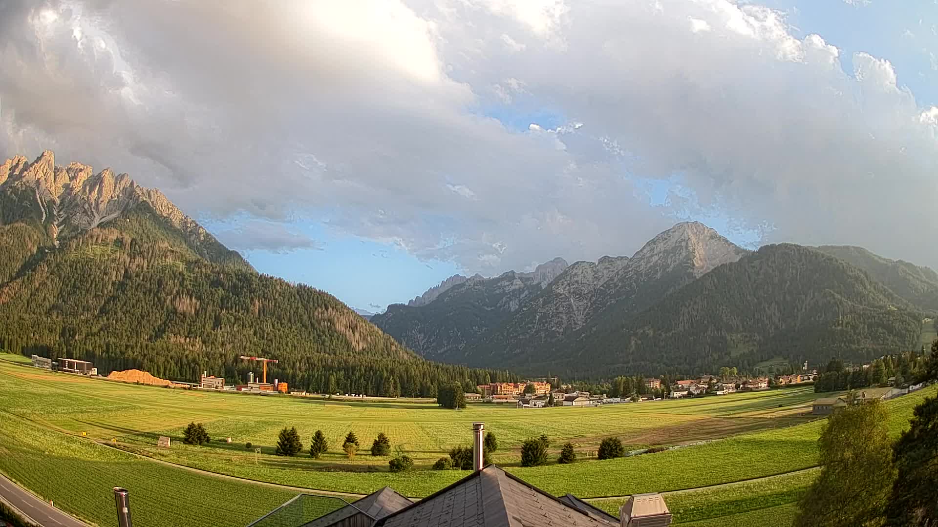 Web kamera Toblach Dolomiti – Pogled s Hotela Rosengarten