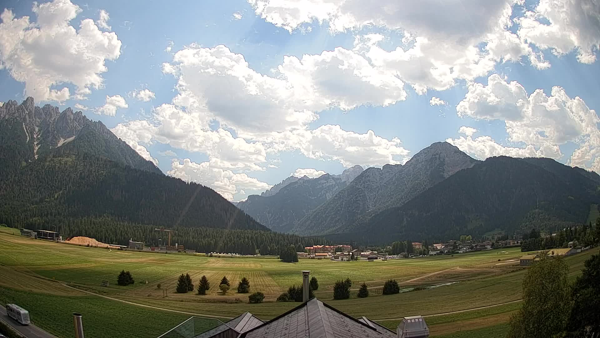 Webcam Toblach Dolomites – View from Hotel Rosengarten