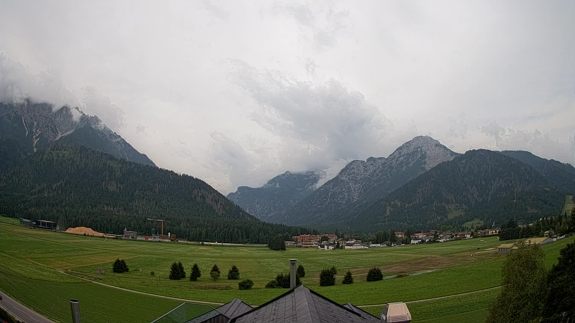 Web kamera Toblach Dolomiti – Pogled s Hotela Rosengarten
