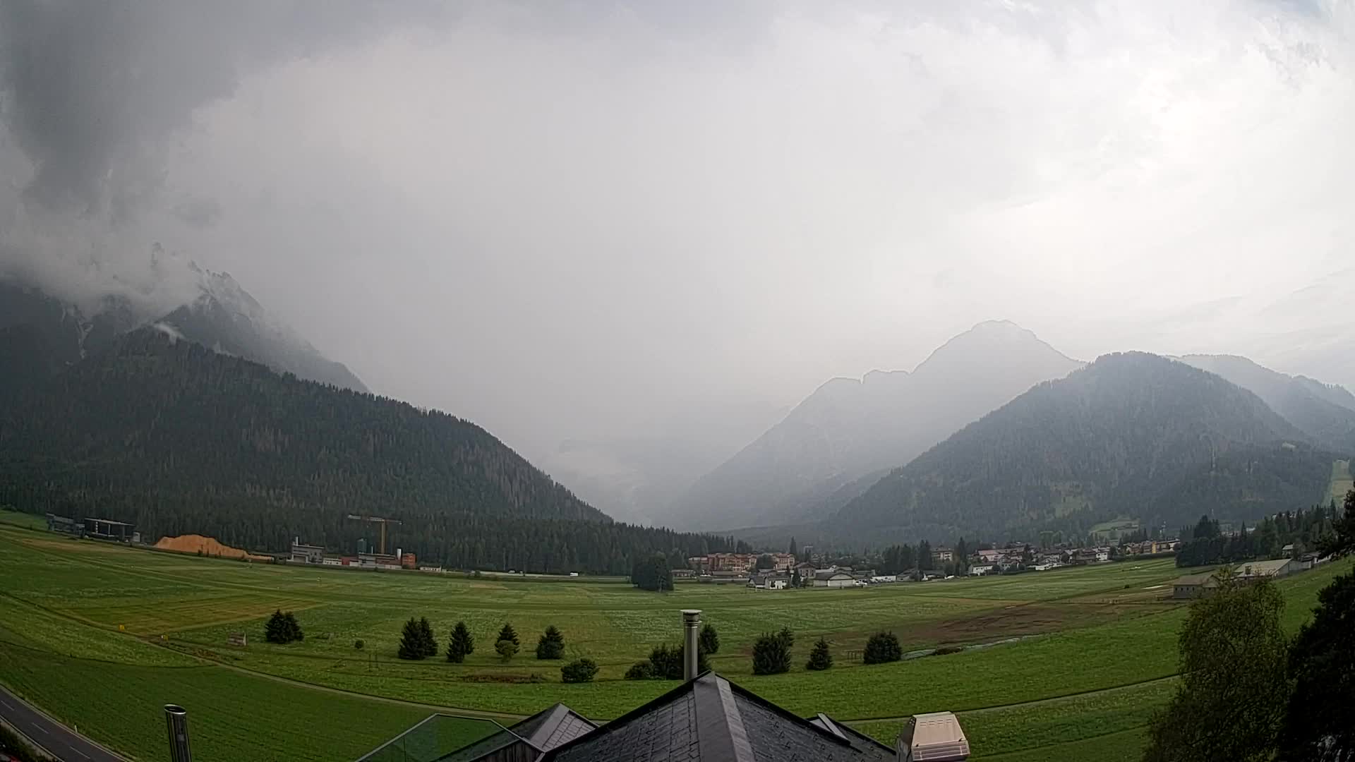 Web kamera Toblach Dolomiti – Pogled s Hotela Rosengarten