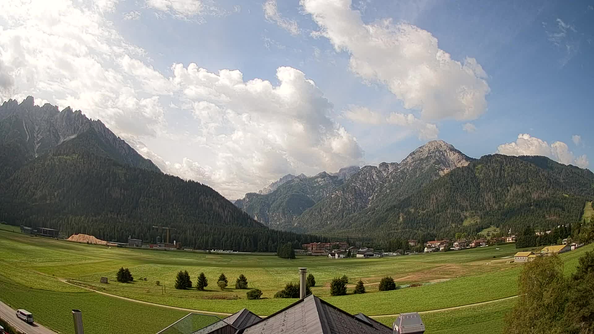 Web kamera Toblach Dolomiti – Pogled s Hotela Rosengarten