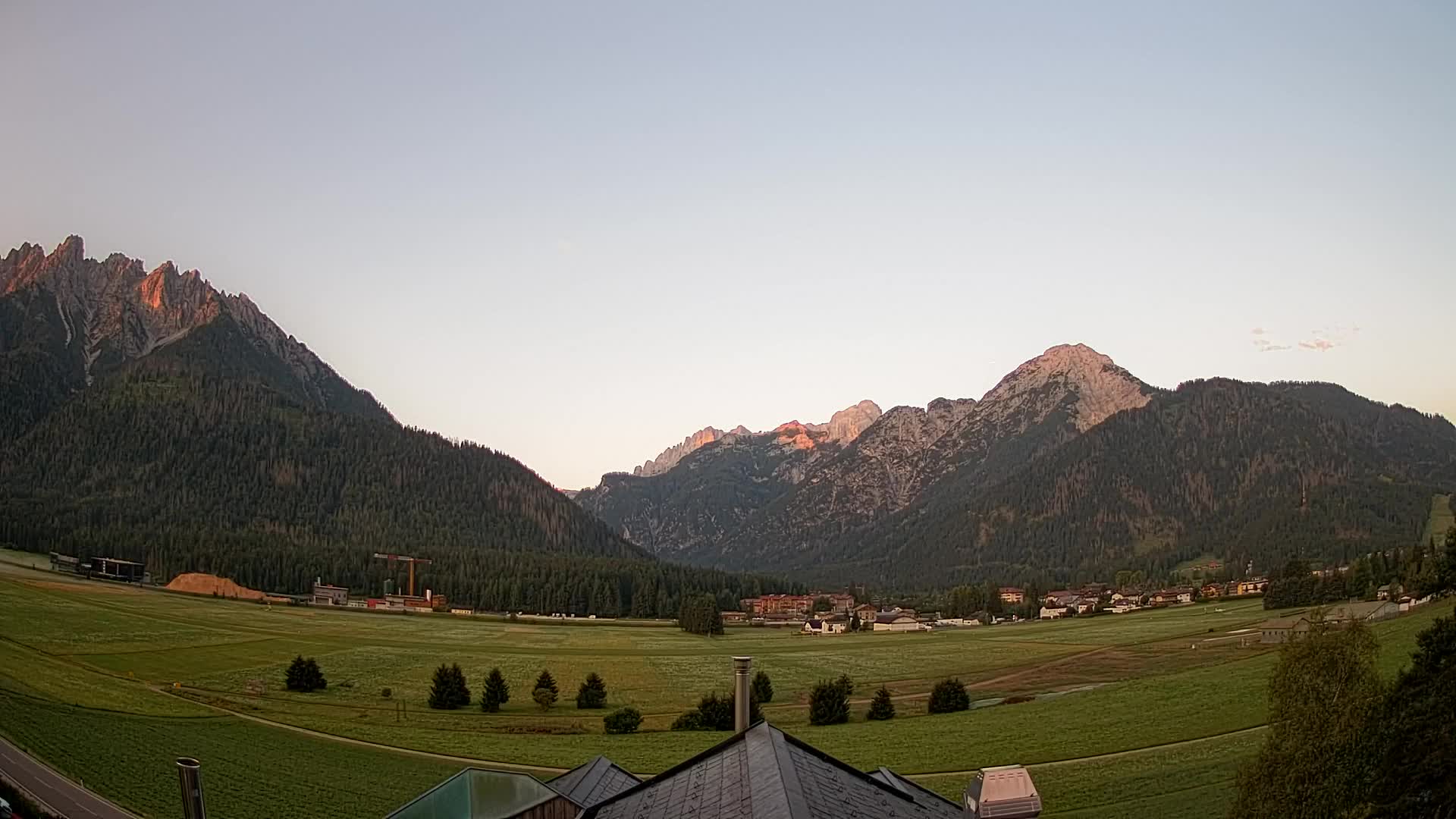 Spletna kamera Toblach Dolomiti – Pogled iz hotela Rosengarten