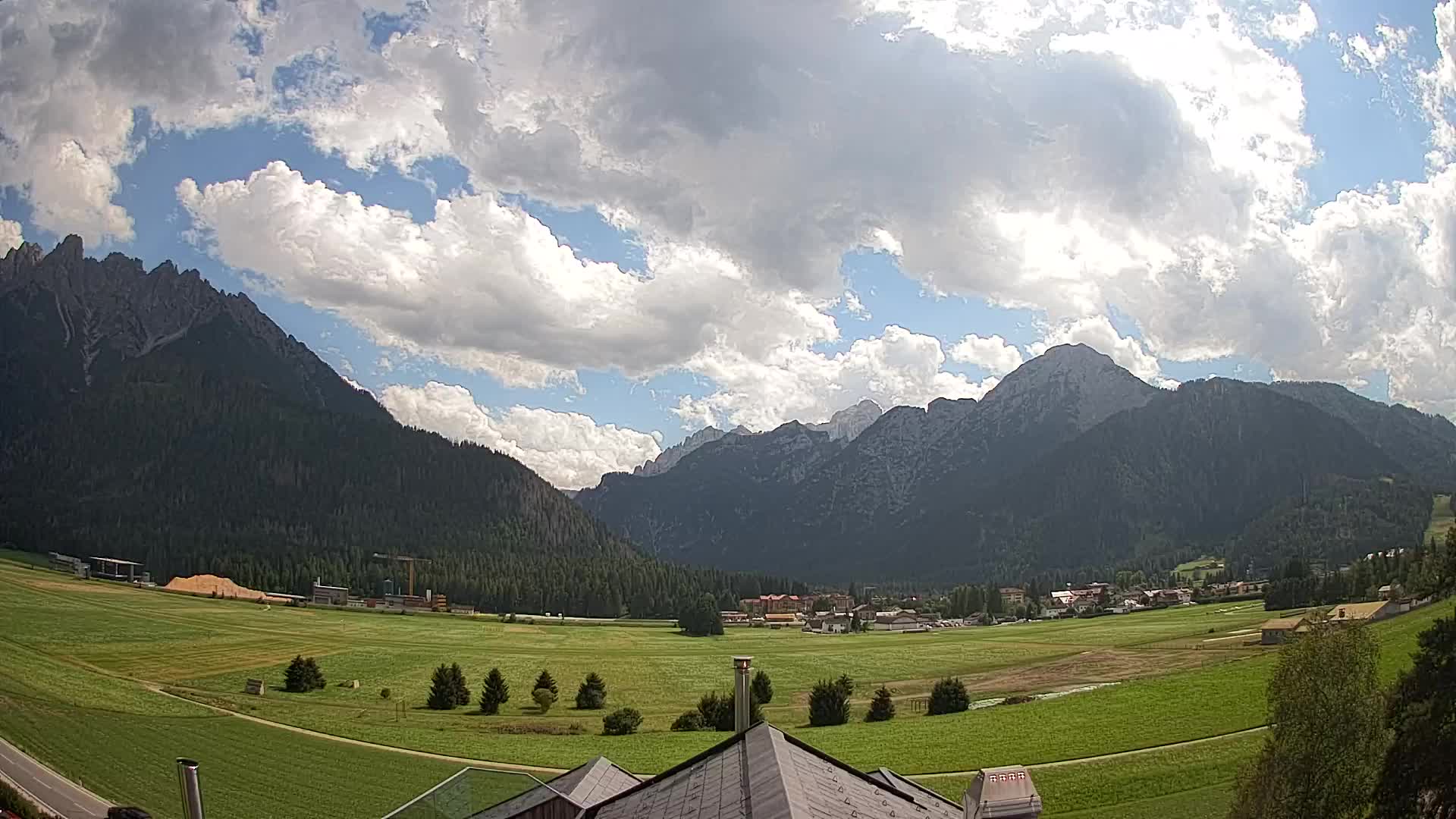 Web kamera Toblach Dolomiti – Pogled s Hotela Rosengarten