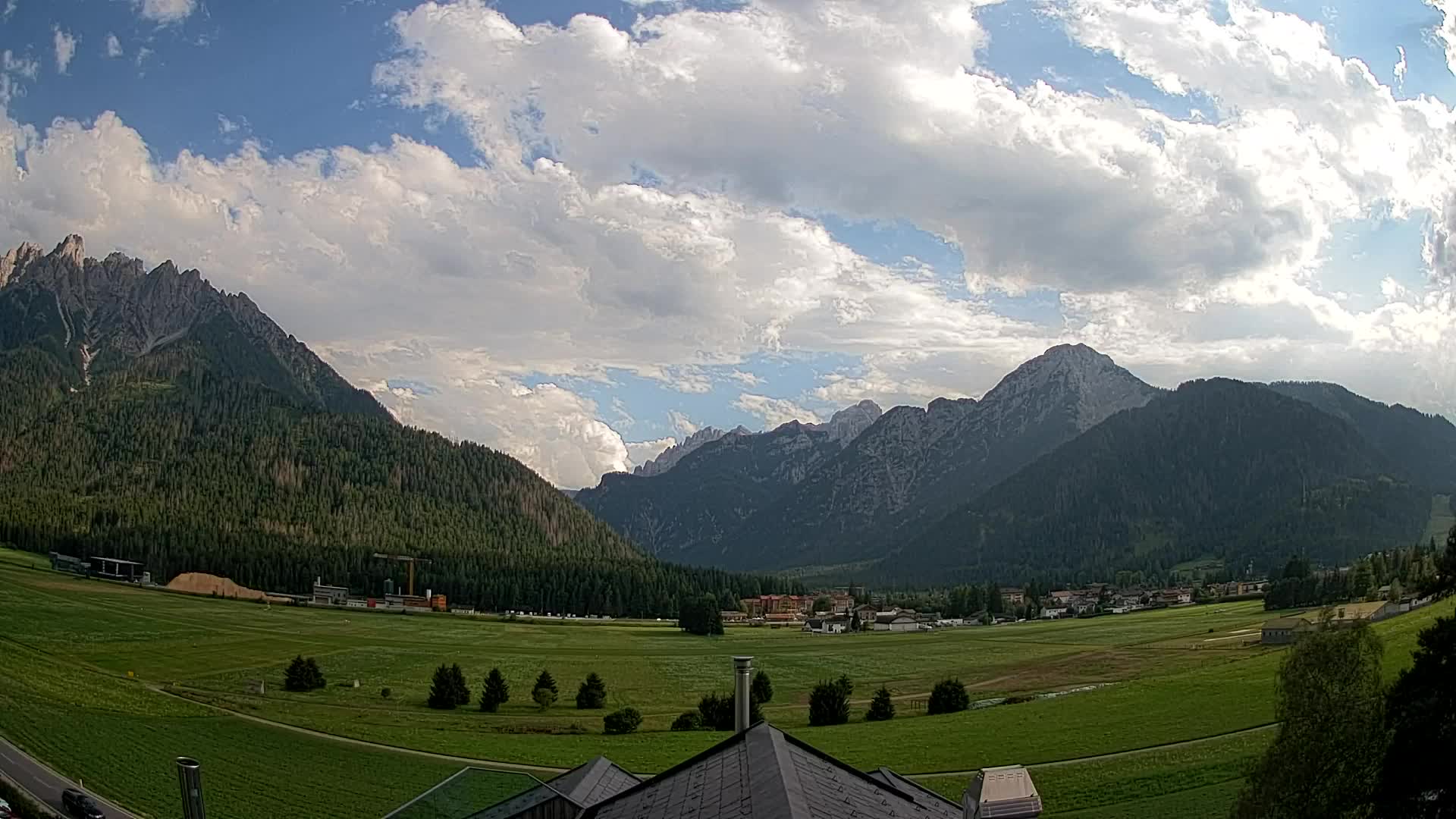 Webcam Toblach Dolomites – View from Hotel Rosengarten