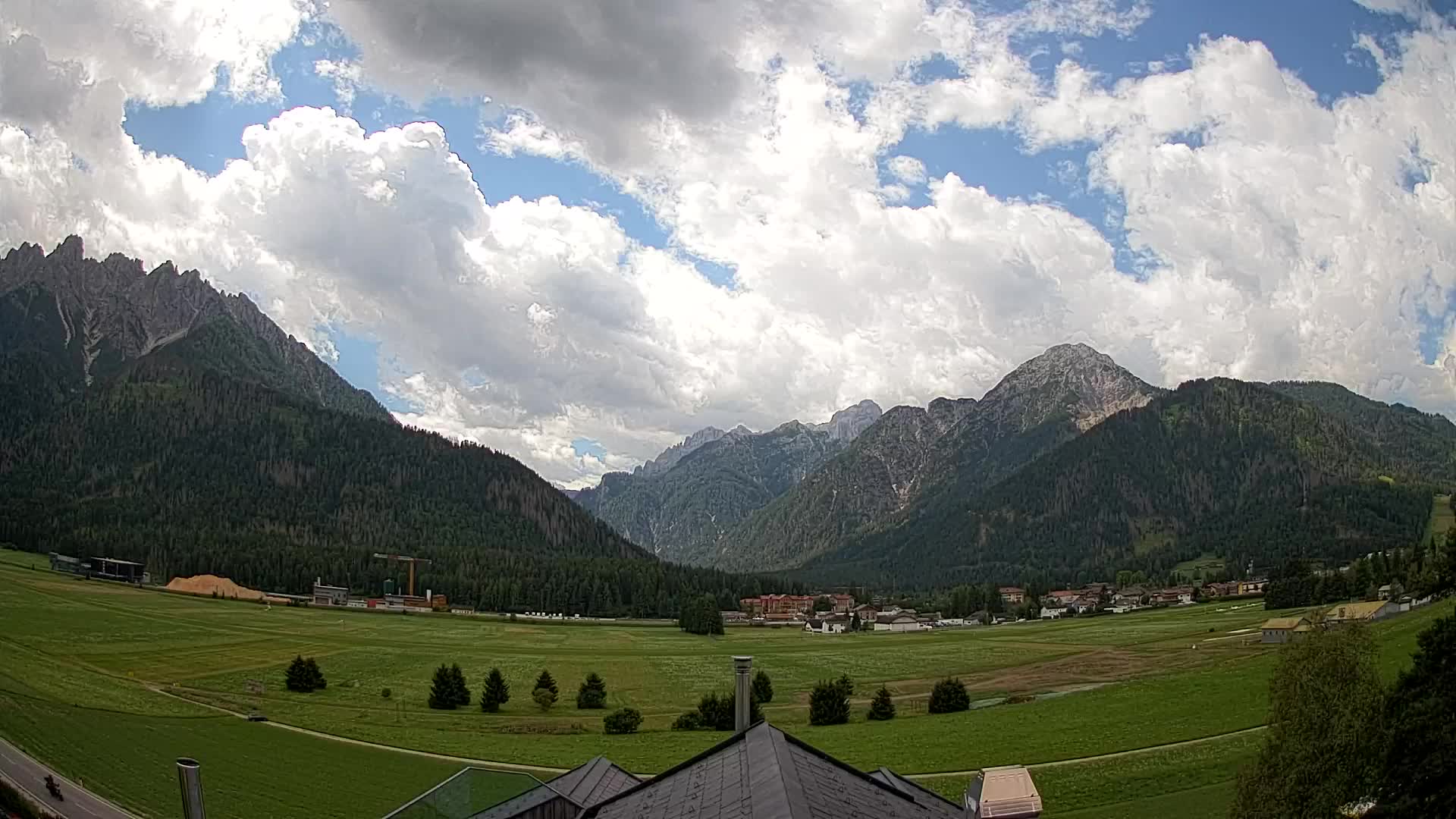 Webcam Toblach Dolomites – View from Hotel Rosengarten