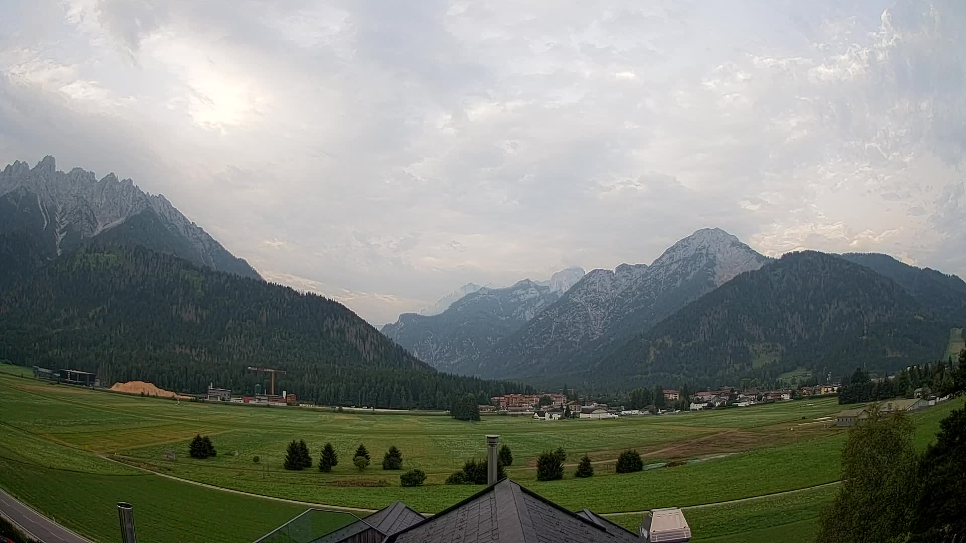 Spletna kamera Toblach Dolomiti – Pogled iz hotela Rosengarten