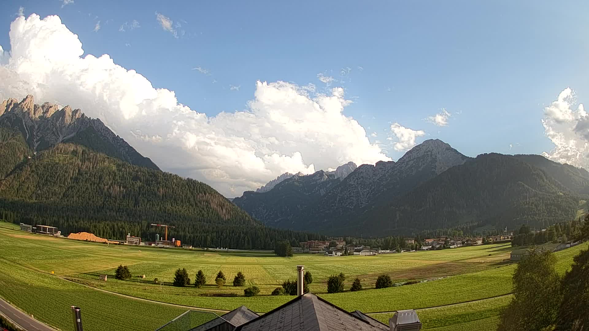 Web kamera Toblach Dolomiti – Pogled s Hotela Rosengarten