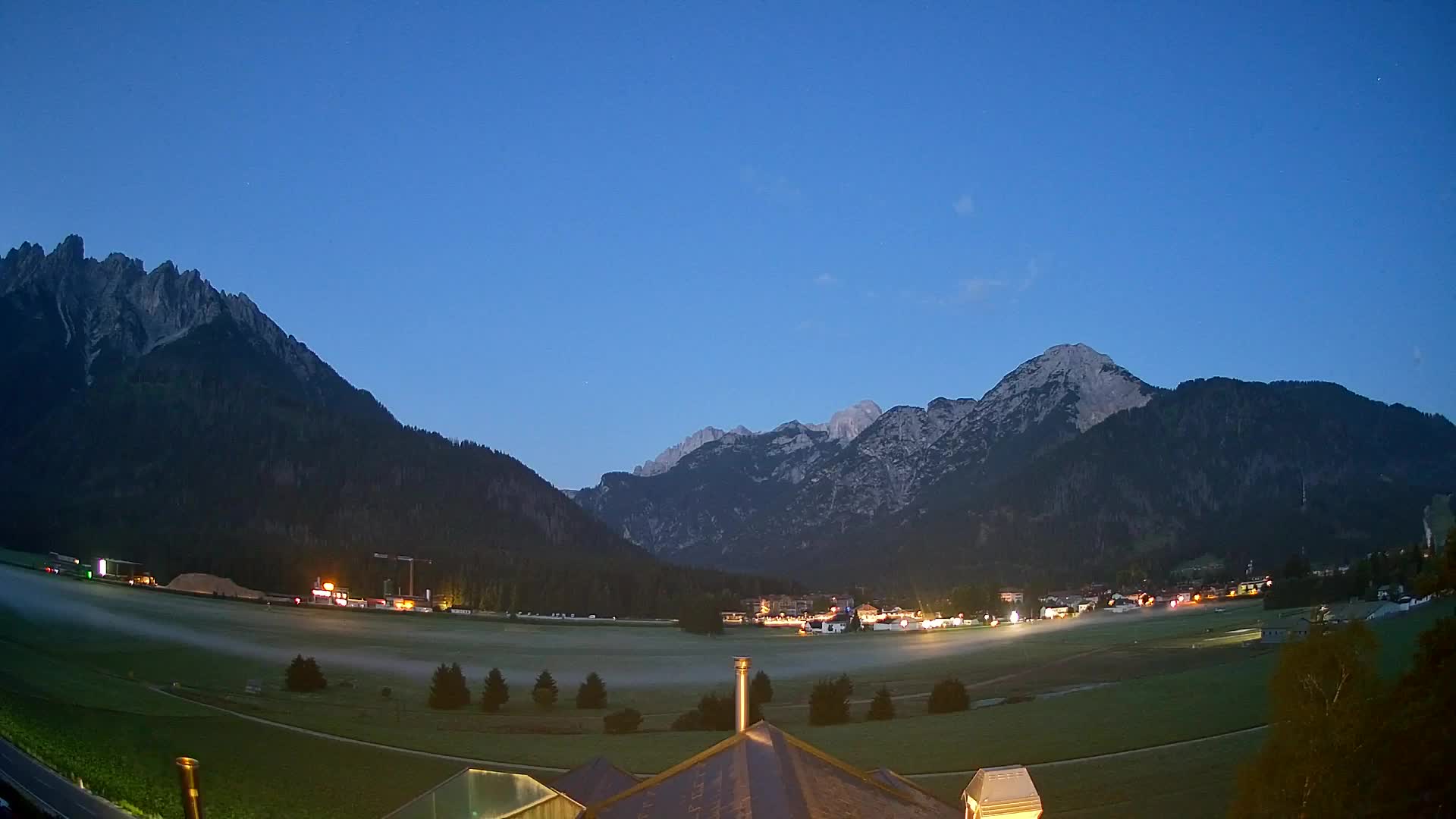 Web kamera Toblach Dolomiti – Pogled s Hotela Rosengarten