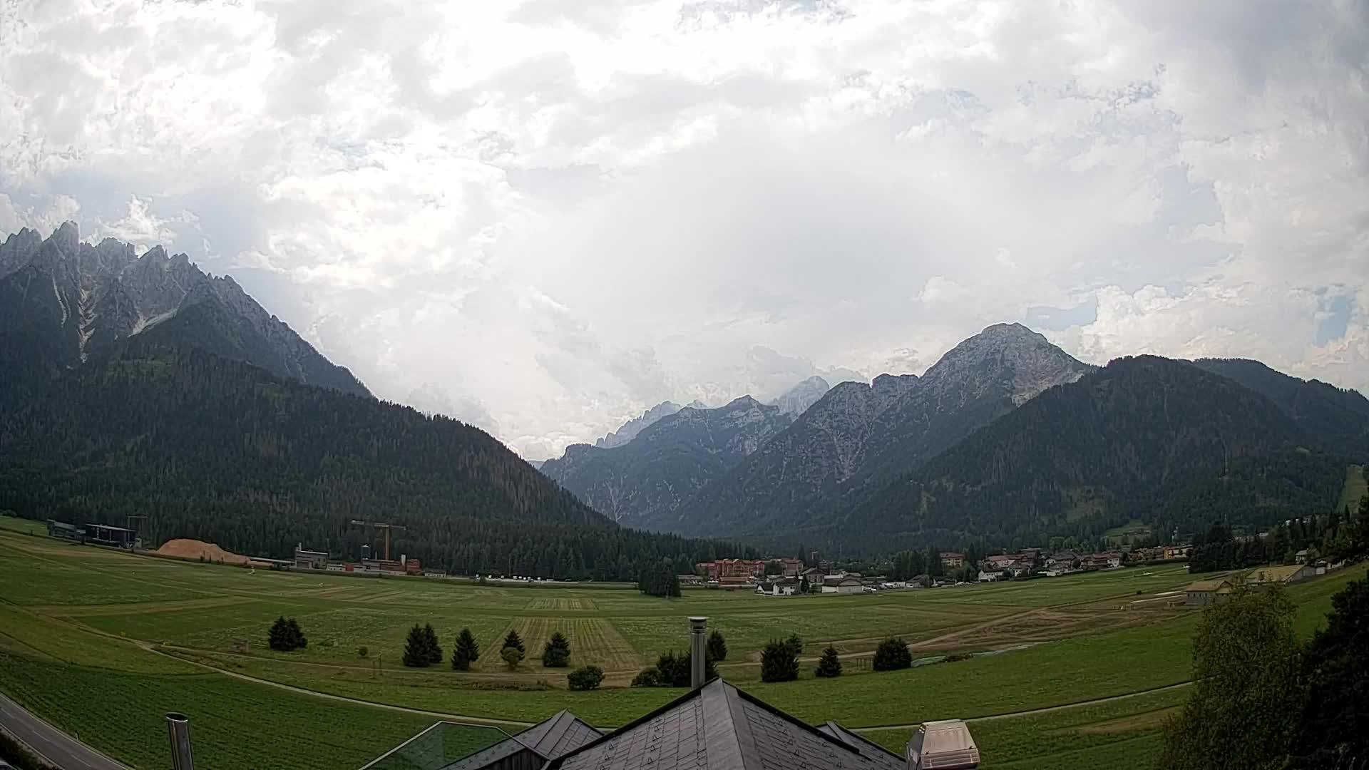 Web kamera Toblach Dolomiti – Pogled s Hotela Rosengarten