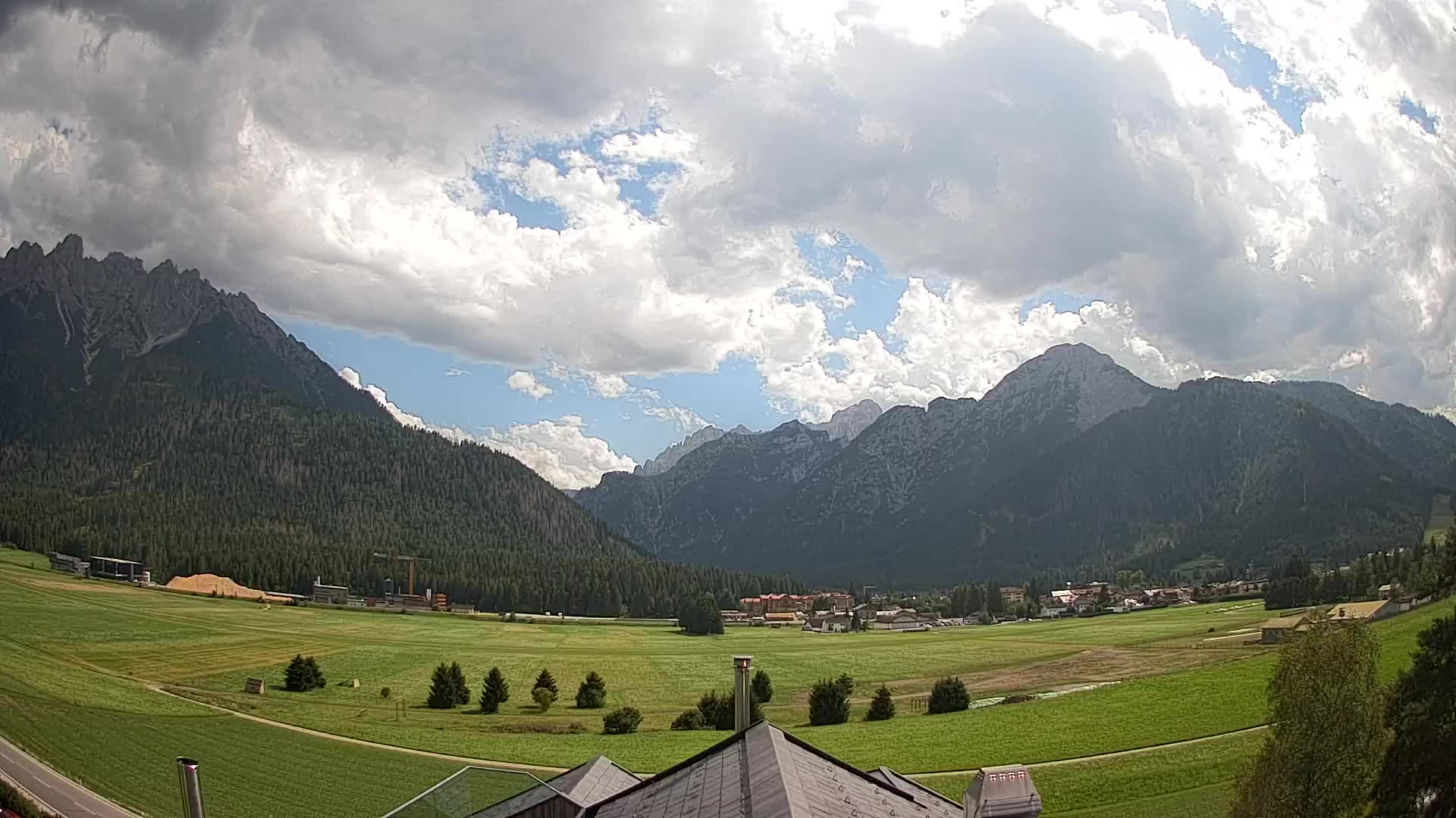 Web kamera Toblach Dolomiti – Pogled s Hotela Rosengarten