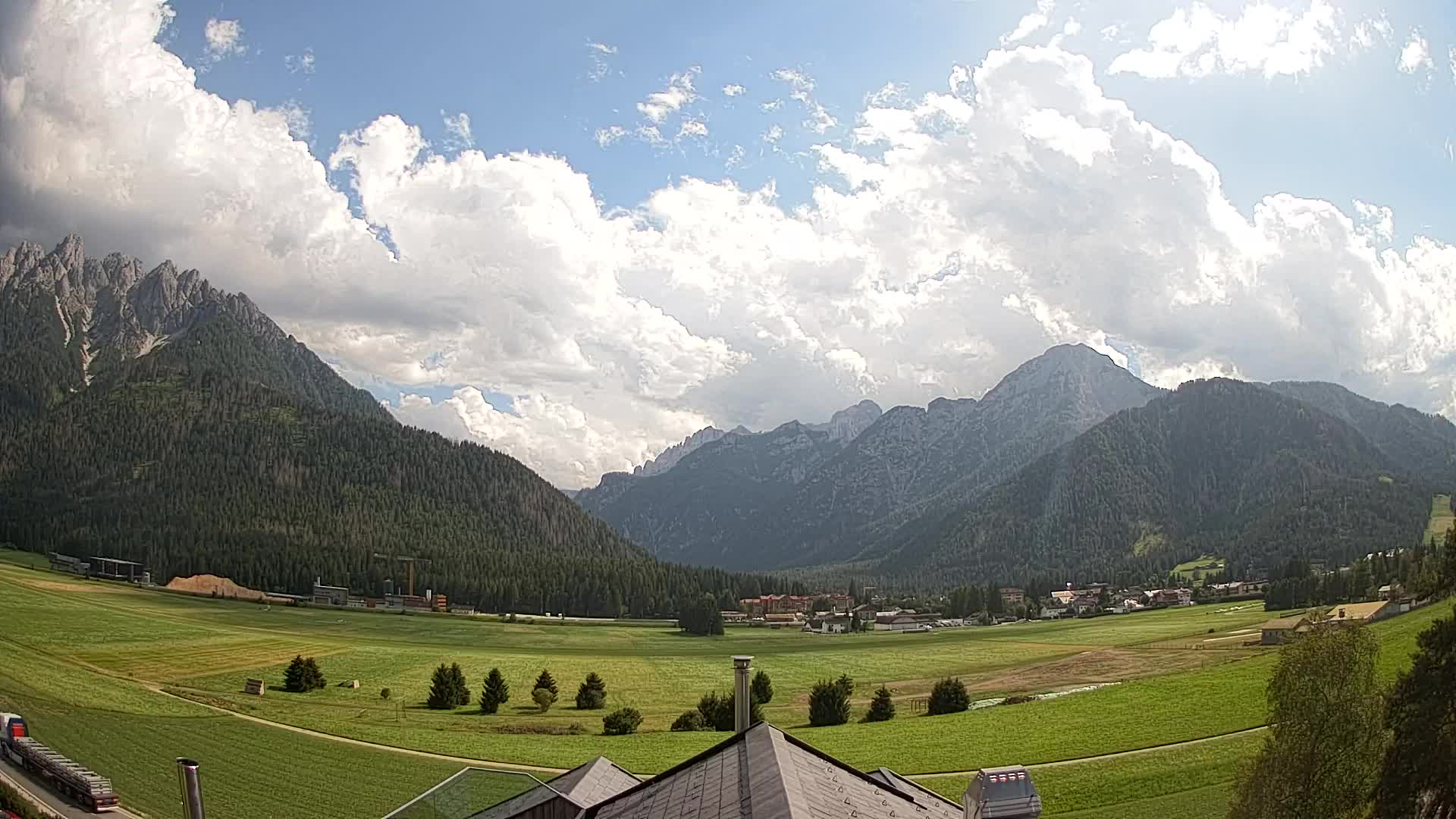 Webcam Toblach Dolomites – View from Hotel Rosengarten