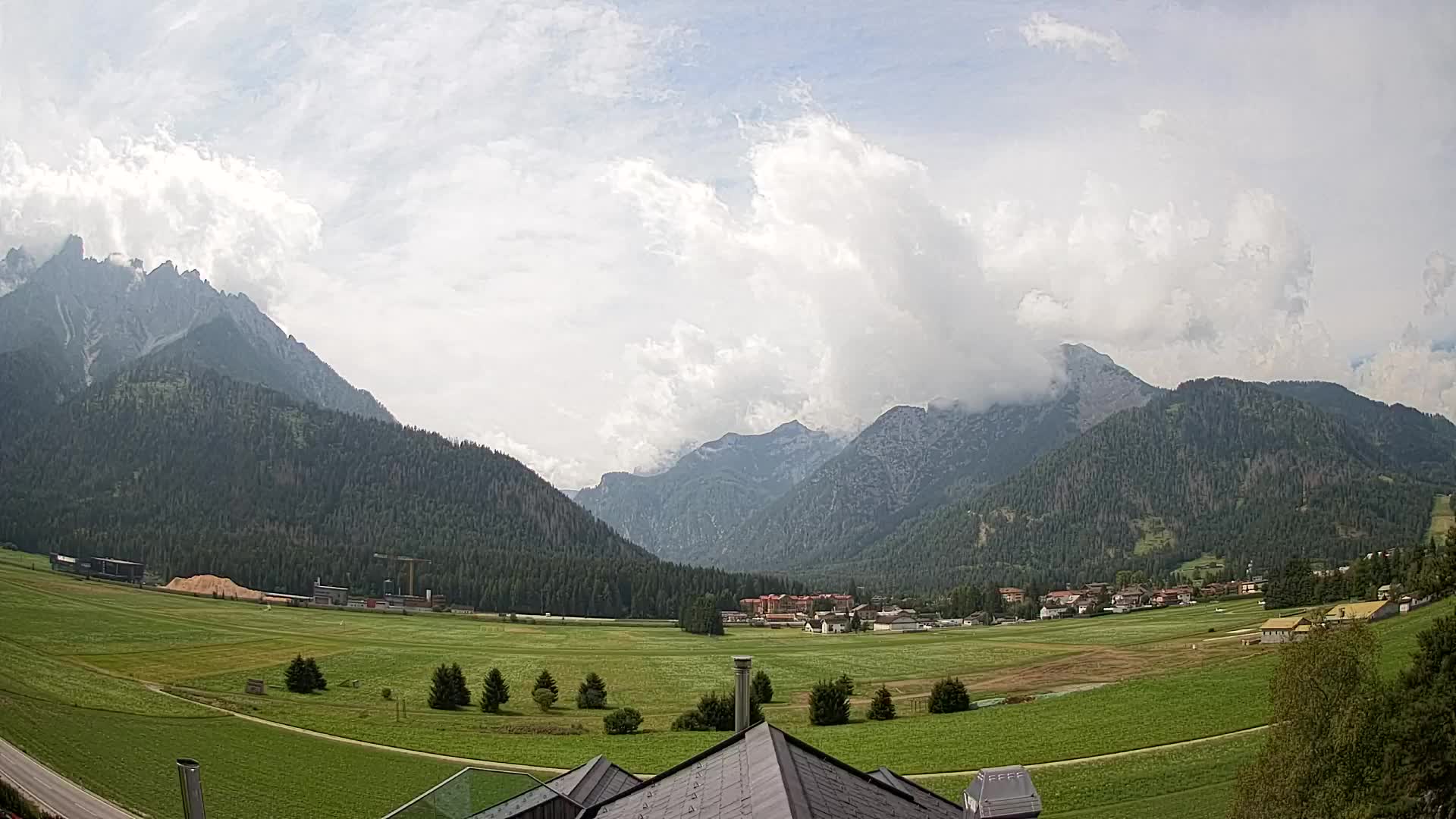 Spletna kamera Toblach Dolomiti – Pogled iz hotela Rosengarten