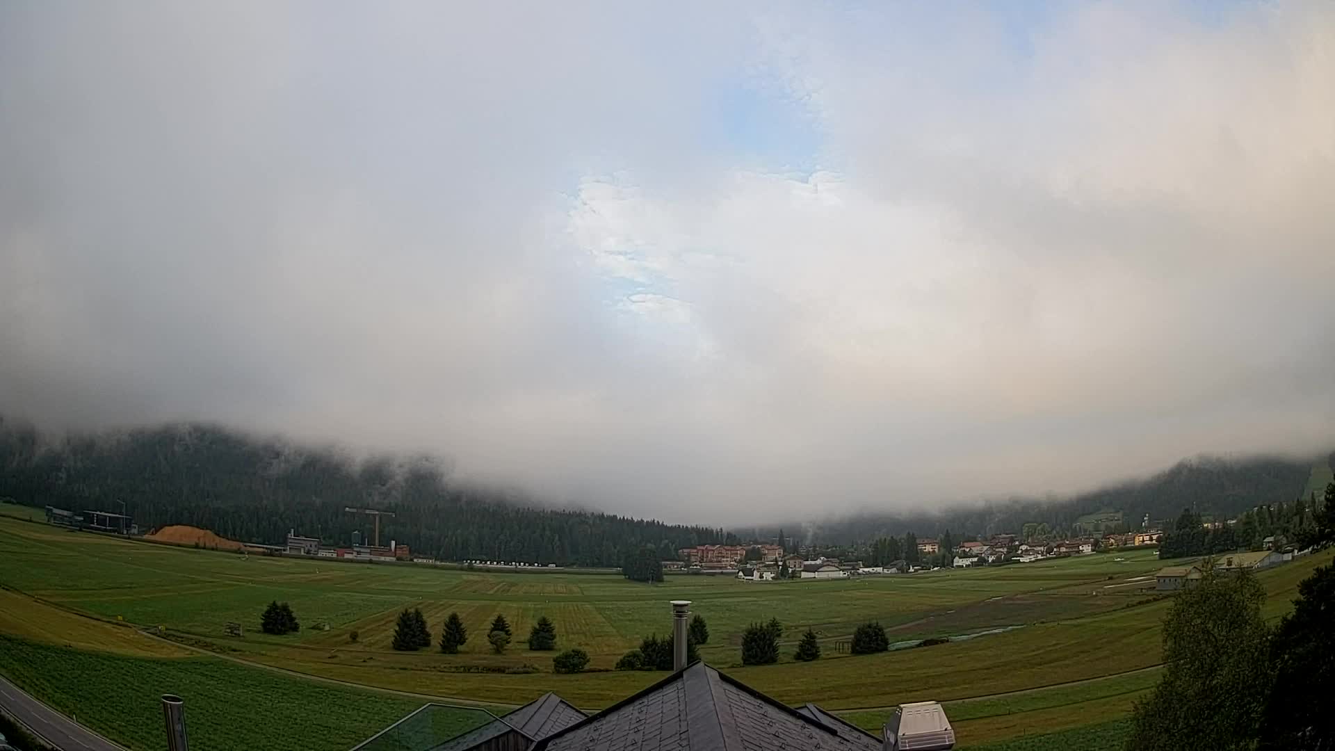 Web kamera Toblach Dolomiti – Pogled s Hotela Rosengarten