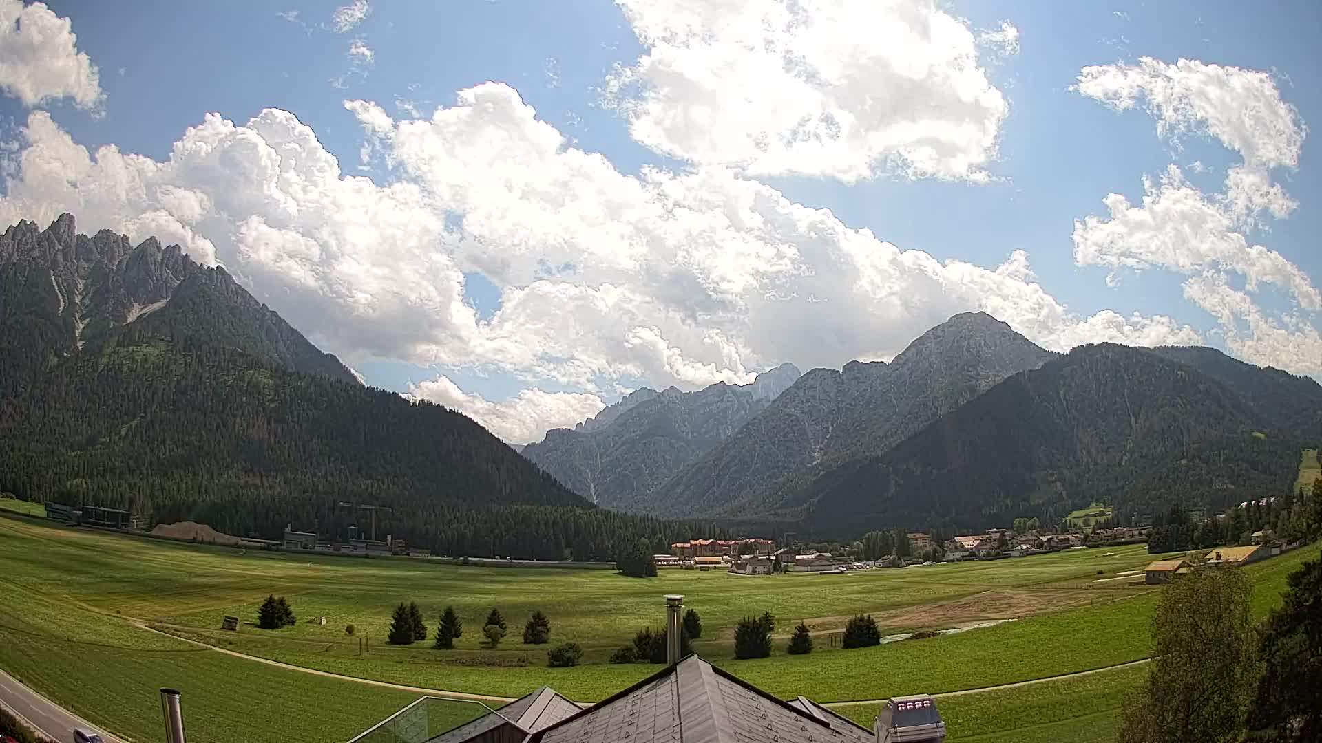 Webcam Toblach Dolomites – View from Hotel Rosengarten