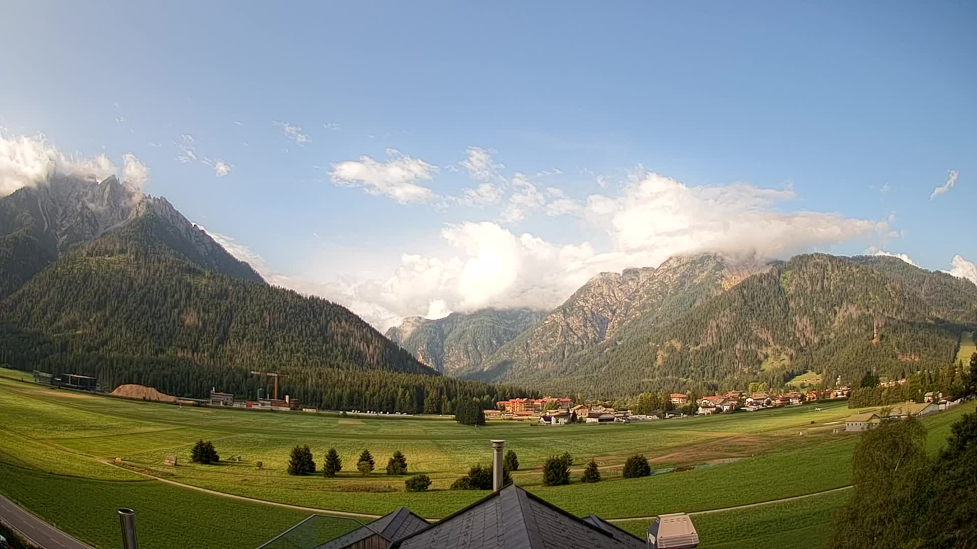 Webcam Toblach Dolomites – View from Hotel Rosengarten