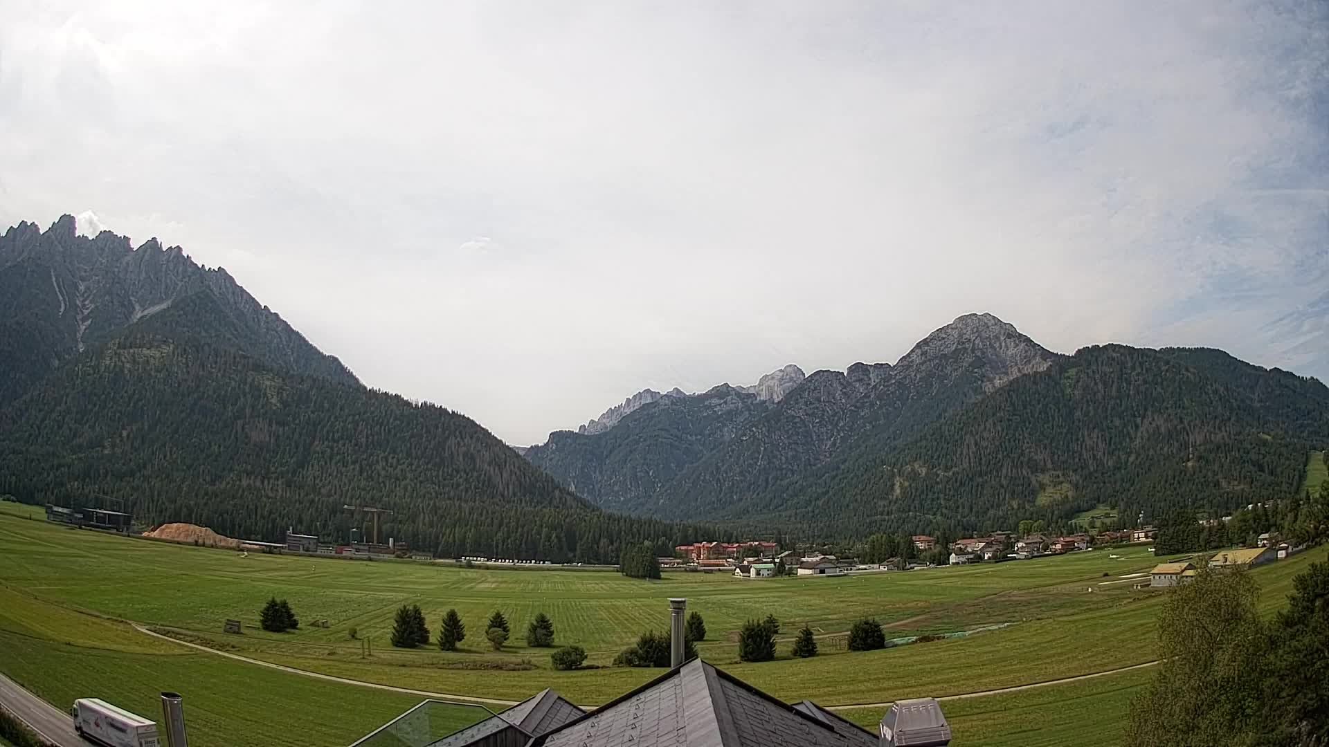 Spletna kamera Toblach Dolomiti – Pogled iz hotela Rosengarten