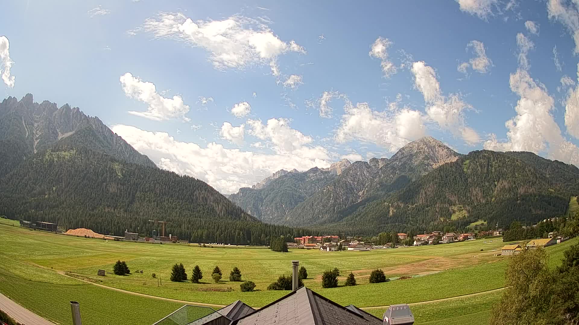 Webcam Toblach Dolomites – View from Hotel Rosengarten