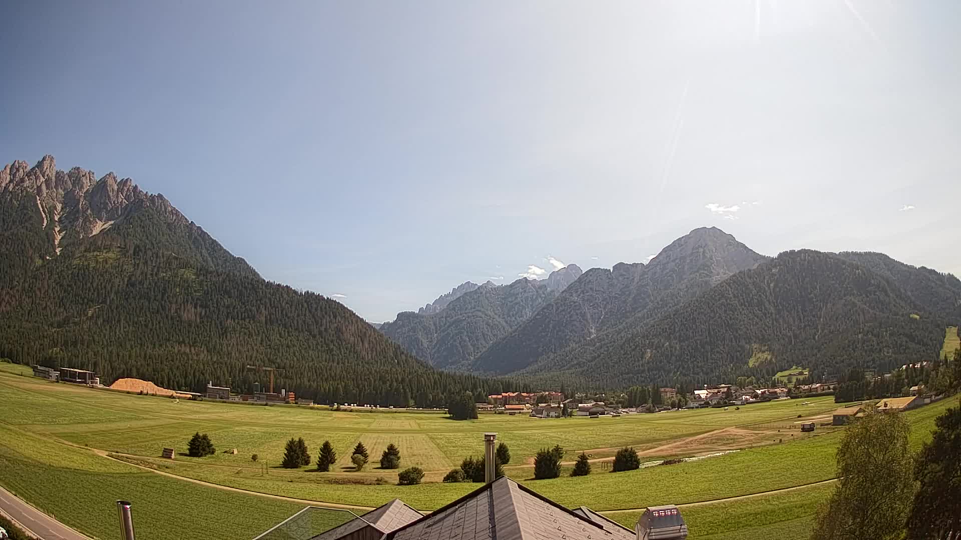 Spletna kamera Toblach Dolomiti – Pogled iz hotela Rosengarten
