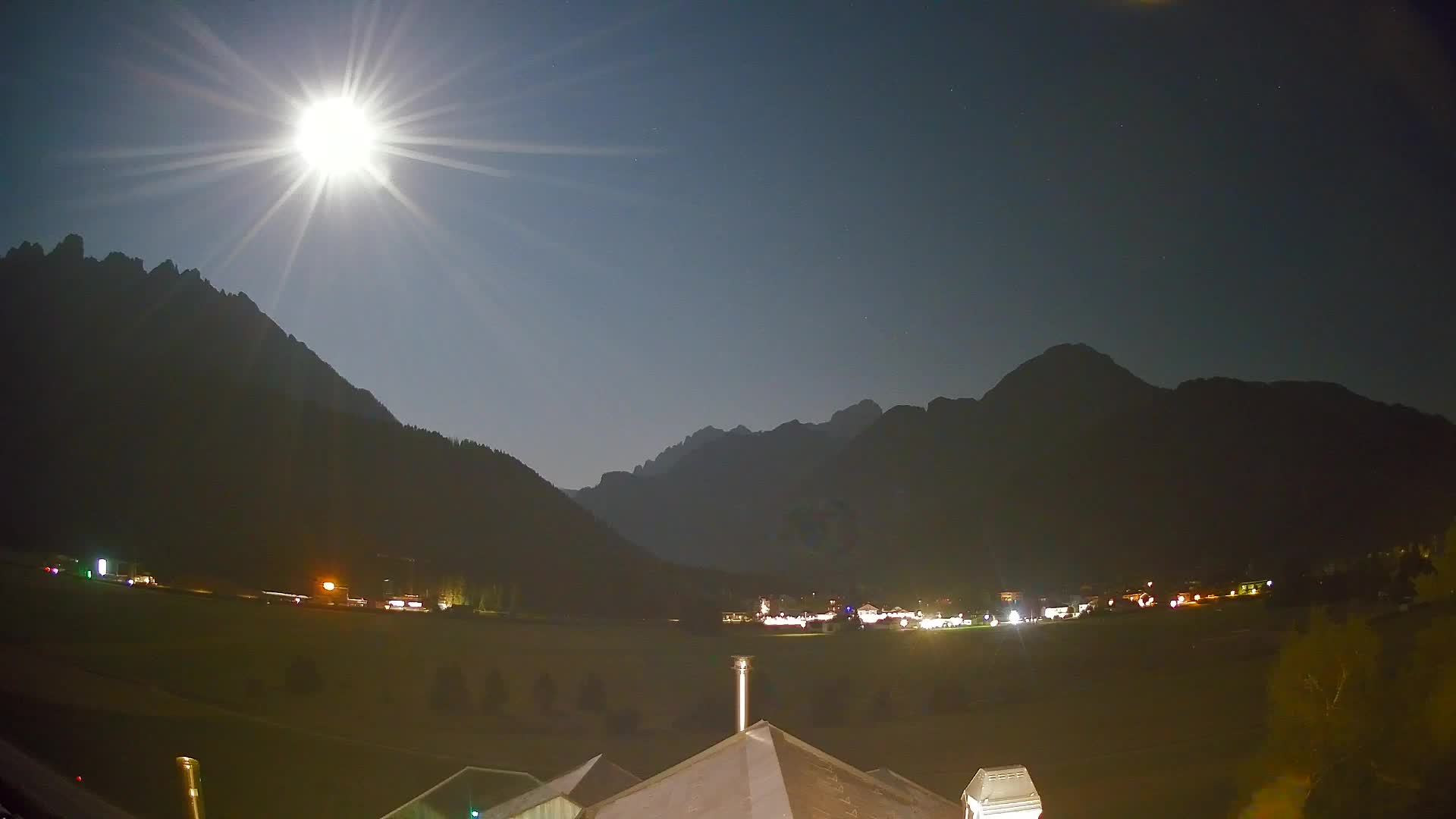 Spletna kamera Toblach Dolomiti – Pogled iz hotela Rosengarten