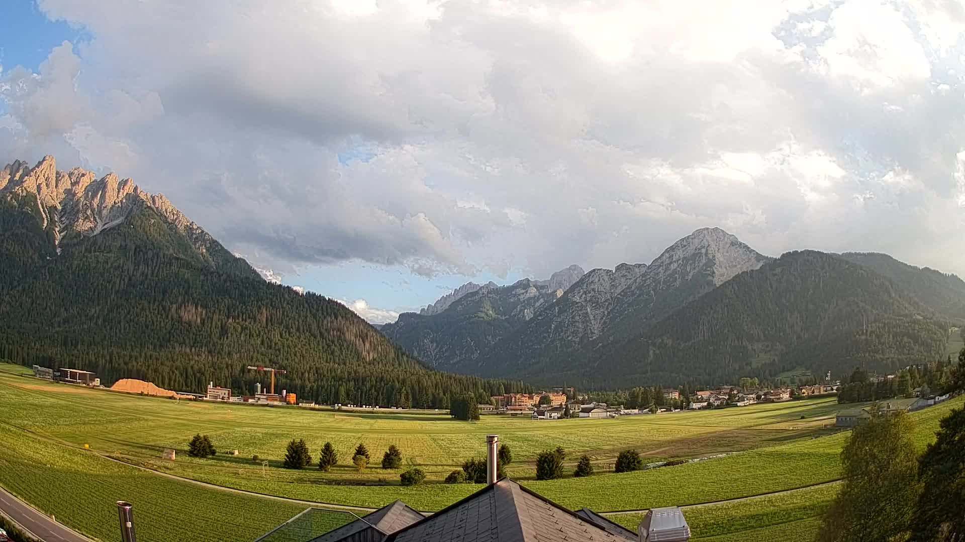 Webcam Toblach Dolomites – View from Hotel Rosengarten