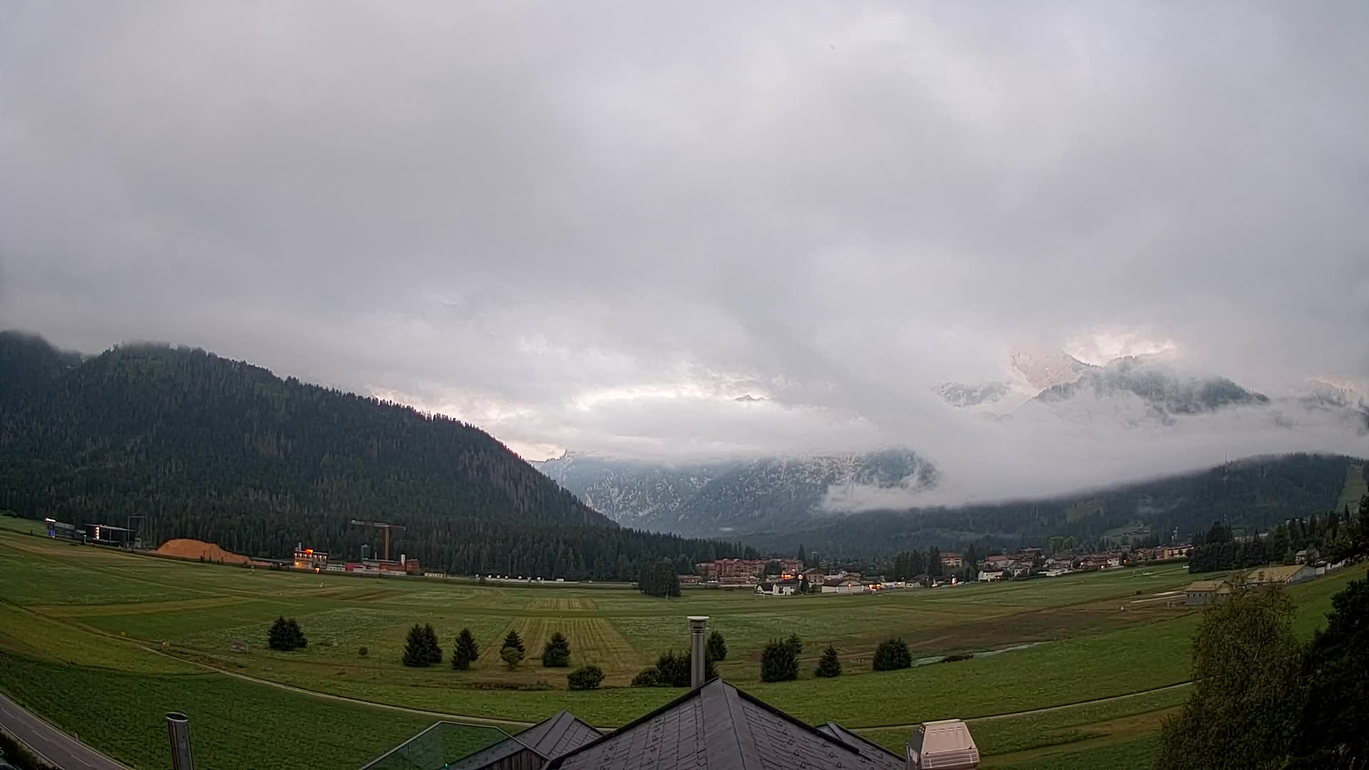 Spletna kamera Toblach Dolomiti – Pogled iz hotela Rosengarten